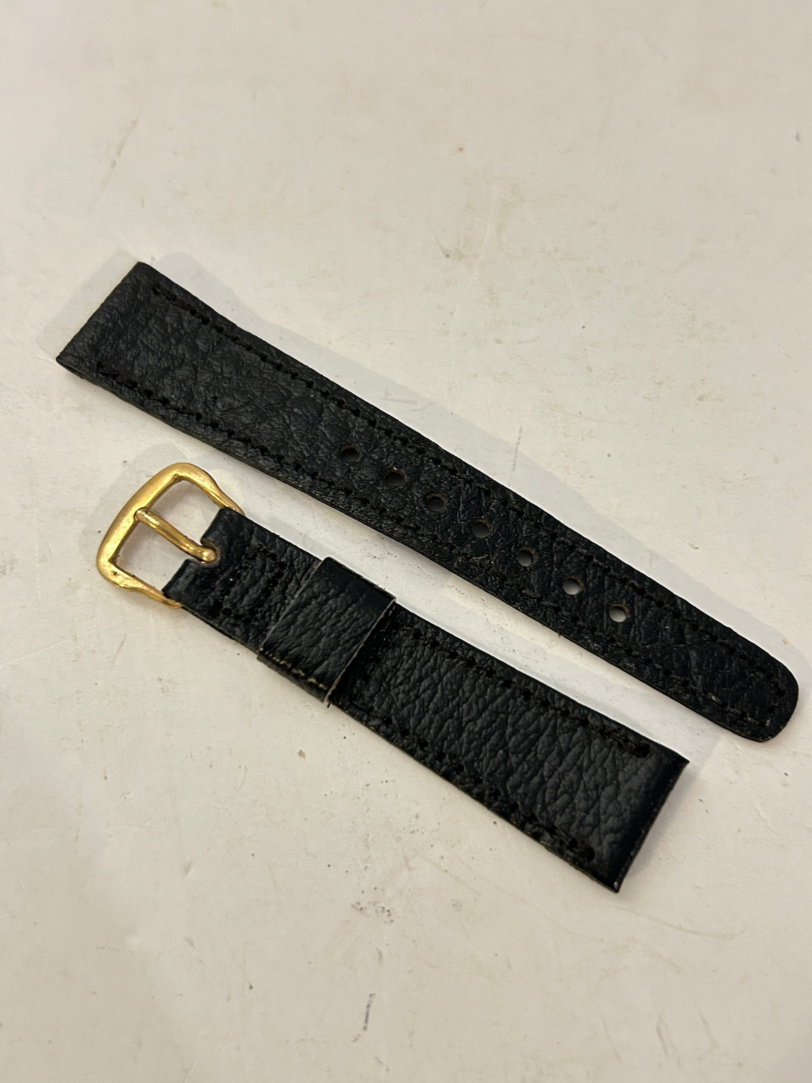Vintage Black Leather Watch Band 18mm New: Vintage Black Leather Watch Band 18mm New Please view all photos as they are part of the description and condition of this Item, Feel free to contact me with questions or picture requests! Used Item A