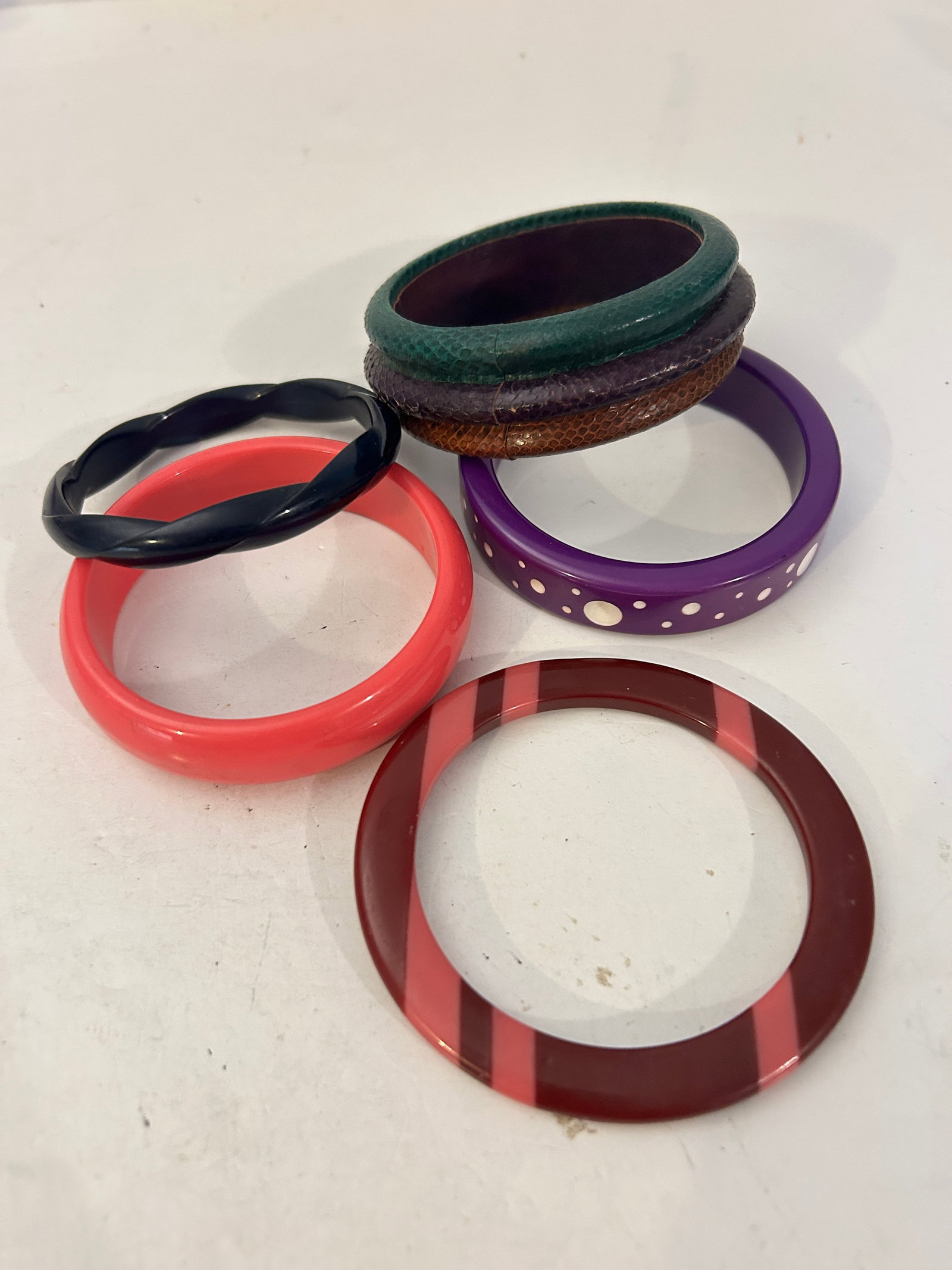 Vintage Lot of 5 Good Bracelets (1 of 4)
