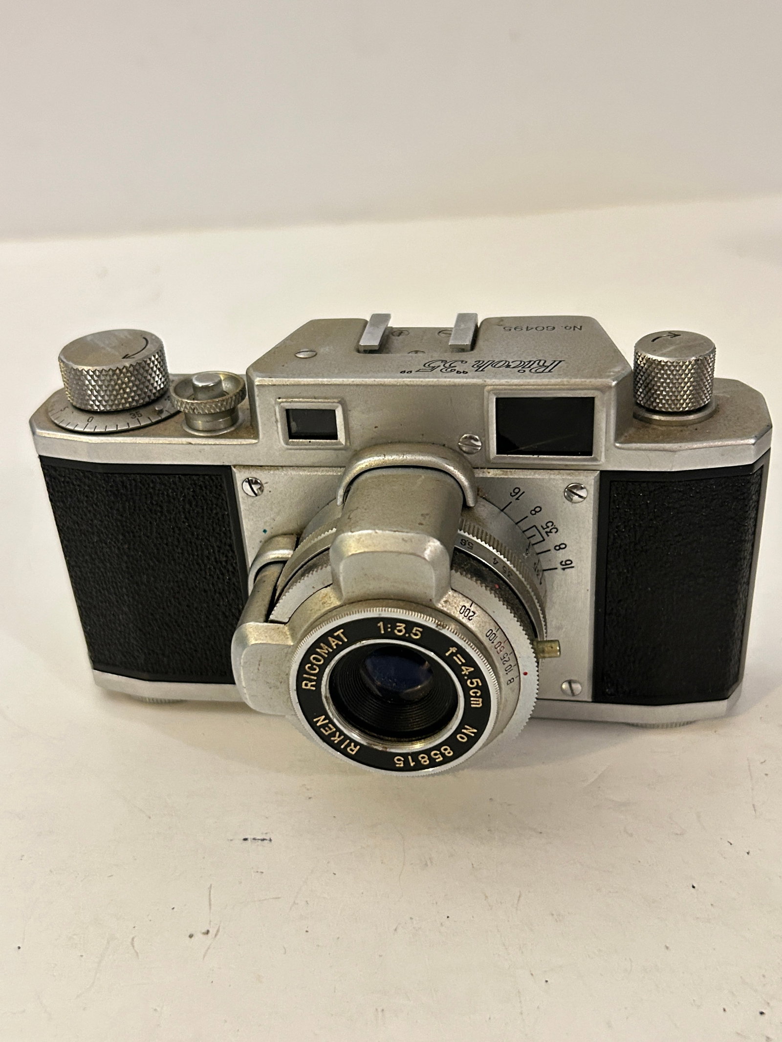 Ricoh 35 35mm Film Rangefinder Camera w/ Riken Ricomat 4.5cm. F3.5 Lens (1 of 5)