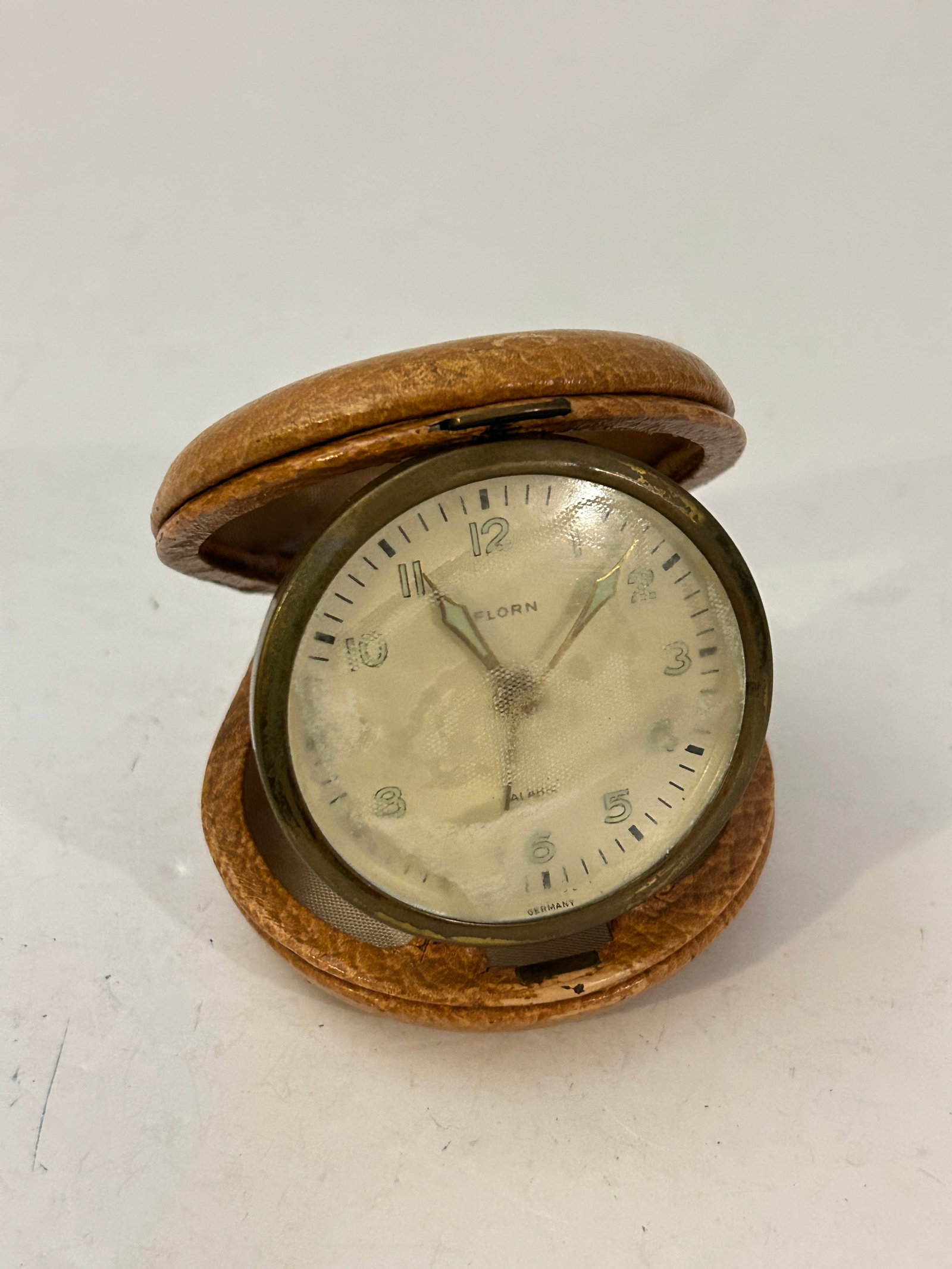 Vintage FLORN Japan Travel Alarm Clock ? Brown Clamshell Case, Wind-Up, 1950s-60s working (1 of 4)