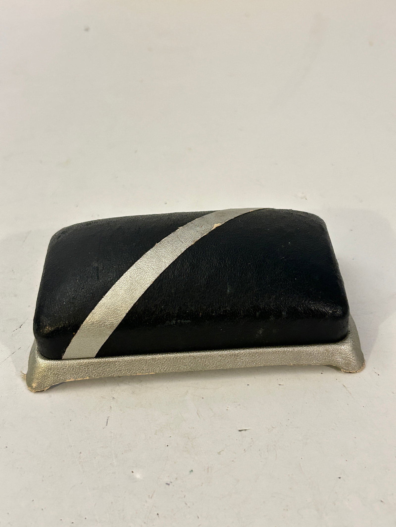 Art Deco vintage watch presentation box 1930s to the 1950s.: Art Deco vintage watch presentation box 1930s to the 1950s. Please view all photos as they are part of the description and condition of this Item, Feel free to contact me with questions or picture req