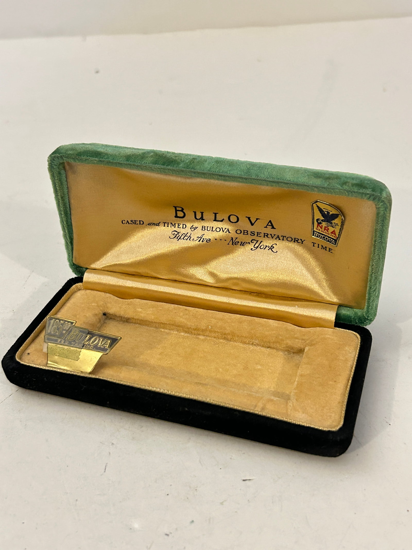 930s Bulova Velvet Watch Box: Gold Silk Interior, Fifth Ave NYC: 930s Bulova Velvet Watch Box: Gold Silk Interior, Fifth Ave NYC Please view all photos as they are part of the description and condition of this Item, Feel free to contact me with questions or picture