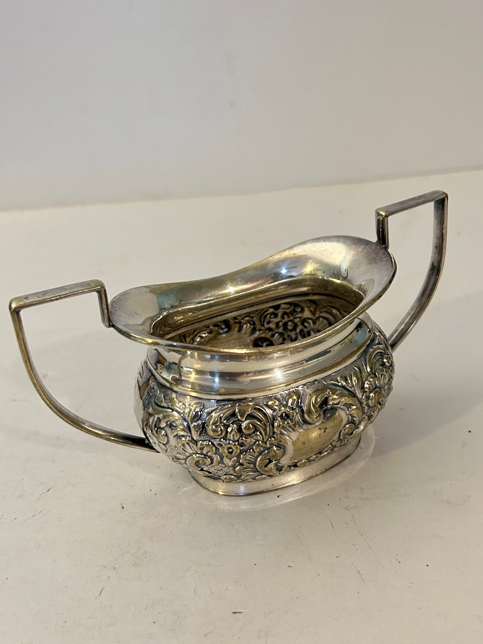 Silver plated tea bowl Cheltenham & Co Ltd Sheffield 7": Silver plated tea bowl Cheltenham & Co Ltd Sheffield 7" Please view all photos as they are part of the description and condition of this Item, Feel free to contact me with questions or picture request