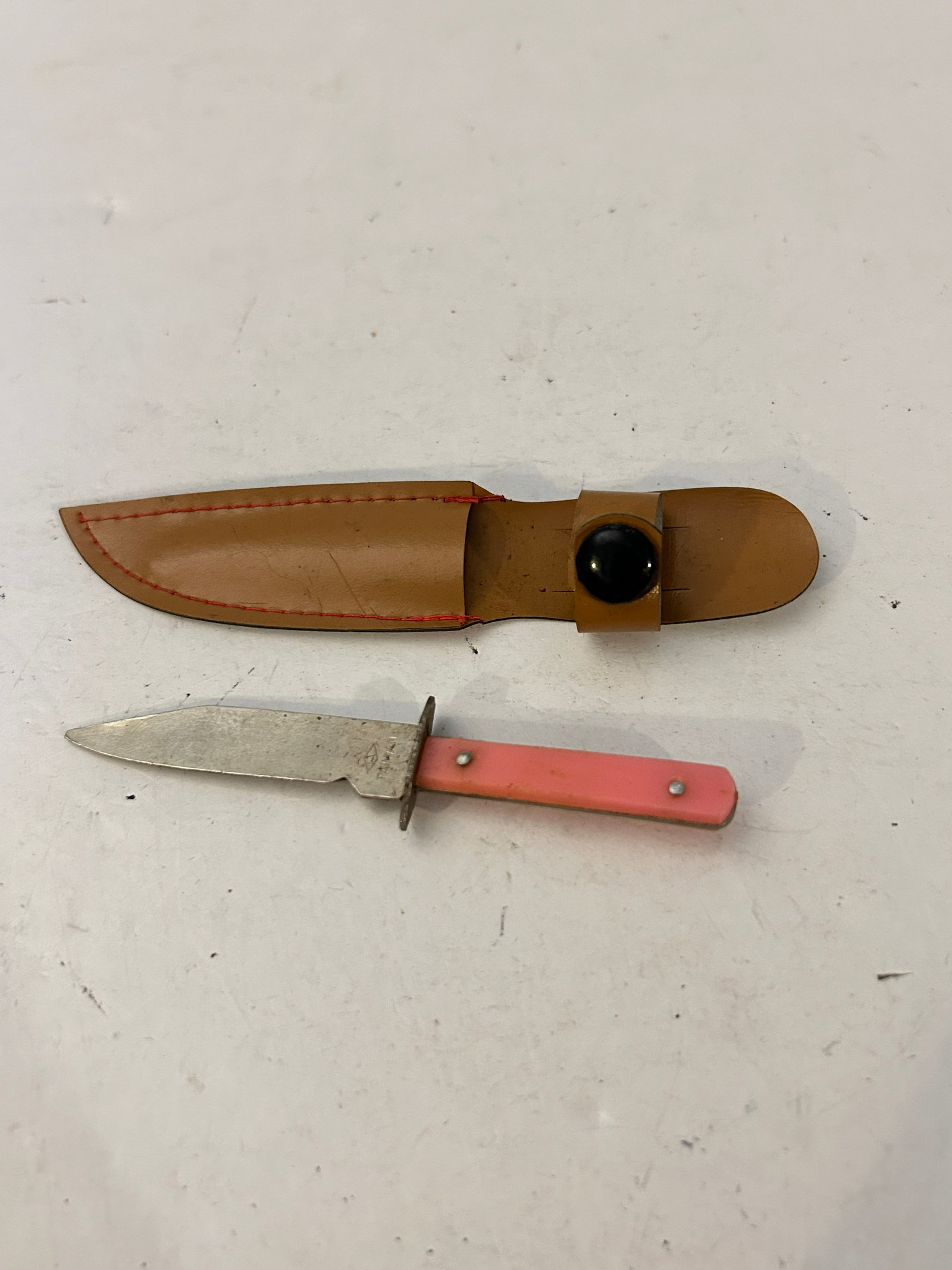 Vintage 1960's Dime Store 5 & 10 Toy Dagger Mini Novelty Bowie Knife: Vintage 1960's Dime Store 5 & 10 Toy Dagger Mini Novelty Bowie Knife Please view all photos as they are part of the description and condition of this Item, Feel free to contact me with questions or pi