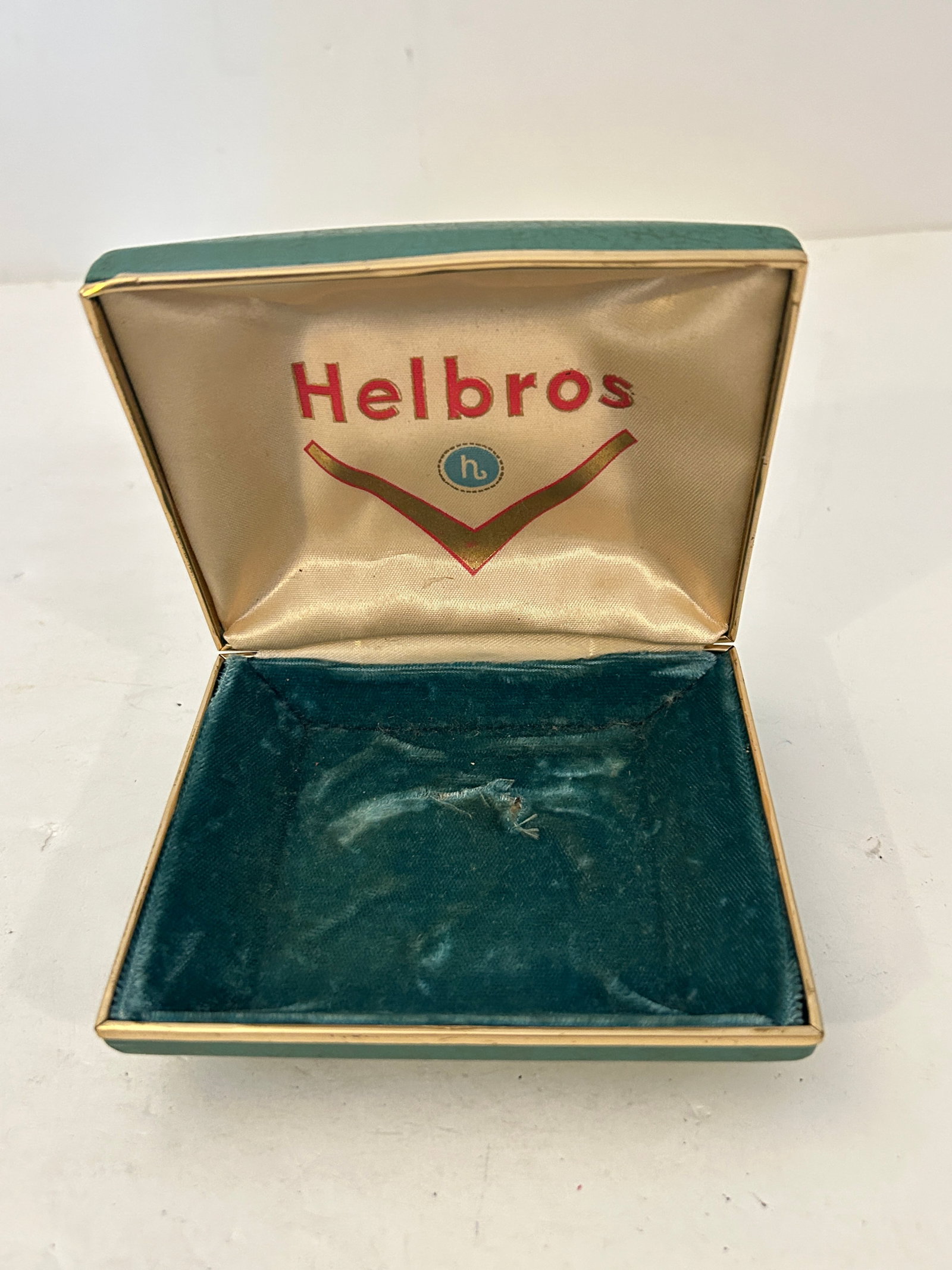 Vintage Helbros Jewelry Display Box Green Velvet Hard Shell Textured Mid Century: Vintage Helbros Jewelry Display Box Green Velvet Hard Shell Textured Mid Century Please view all photos as they are part of the description and condition of this Item, Feel free to contact me with que