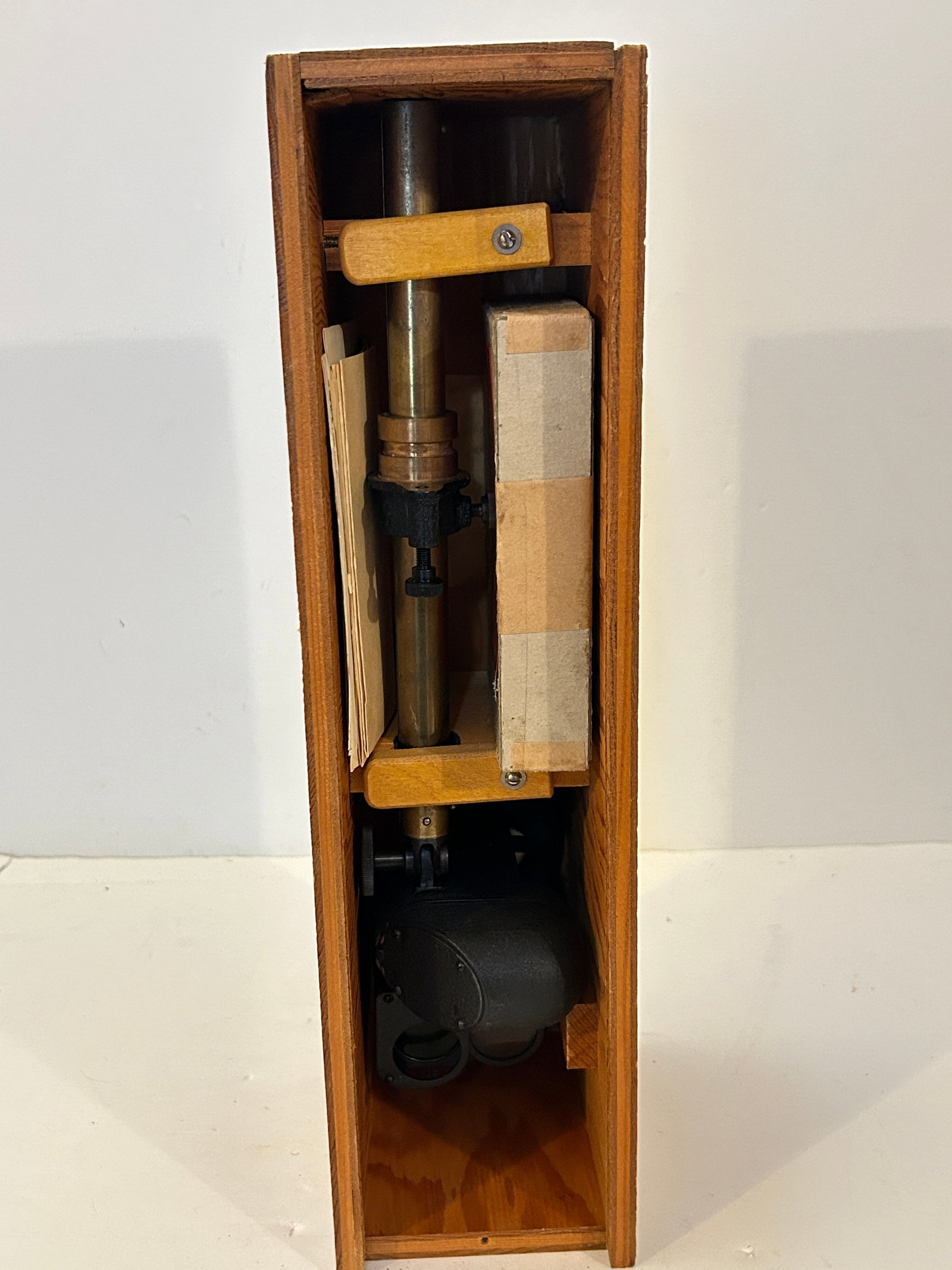 Vintage WW2 USN Navy Drift Sight: Vintage WW2 USN Navy Drift Sight Please view all photos as they are part of the description and condition of this Item, Feel free to contact me with questions or picture requests! Used Item AS IS