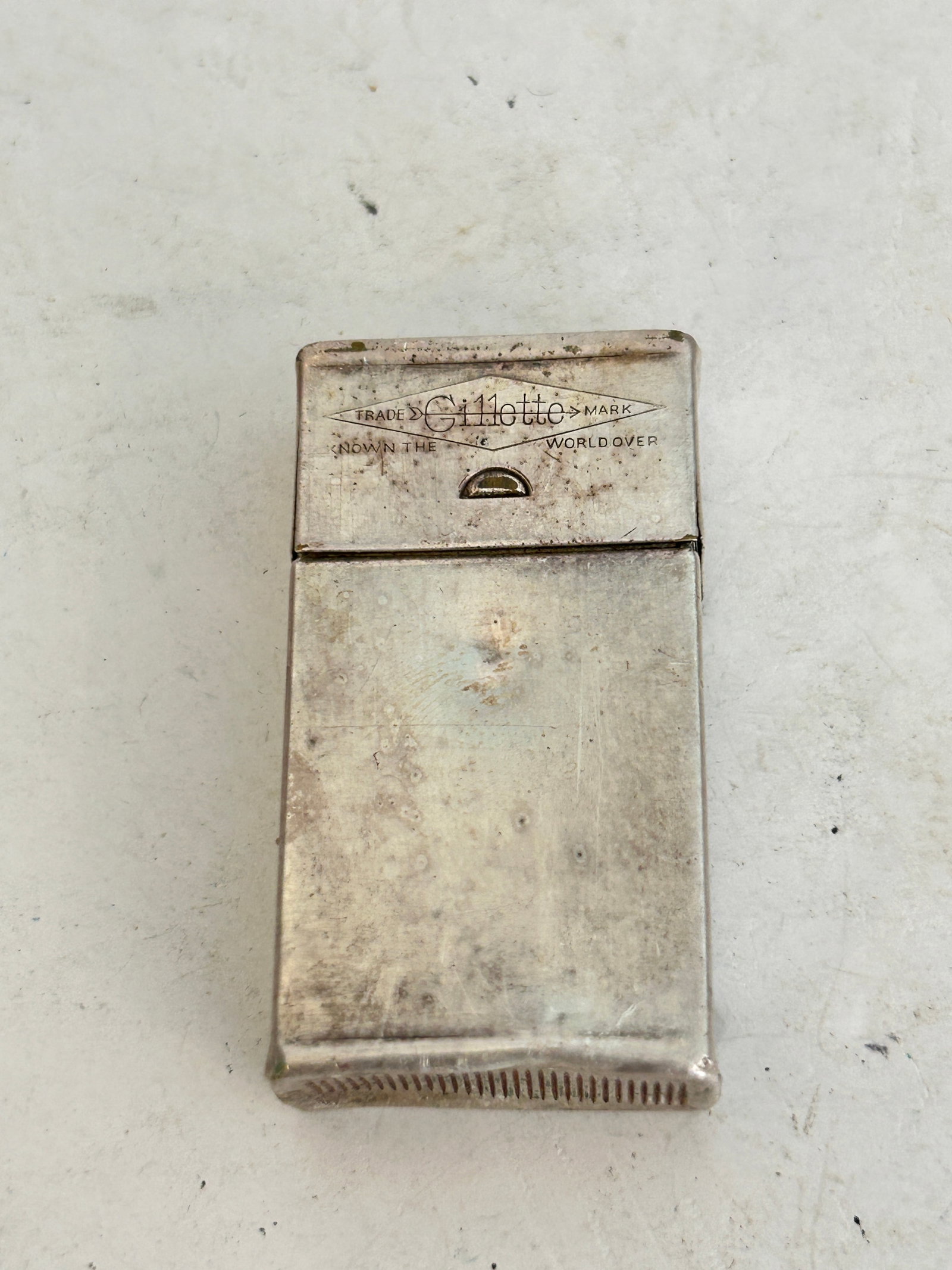 vintage Gillette razor blade case or holder (1 of 3)