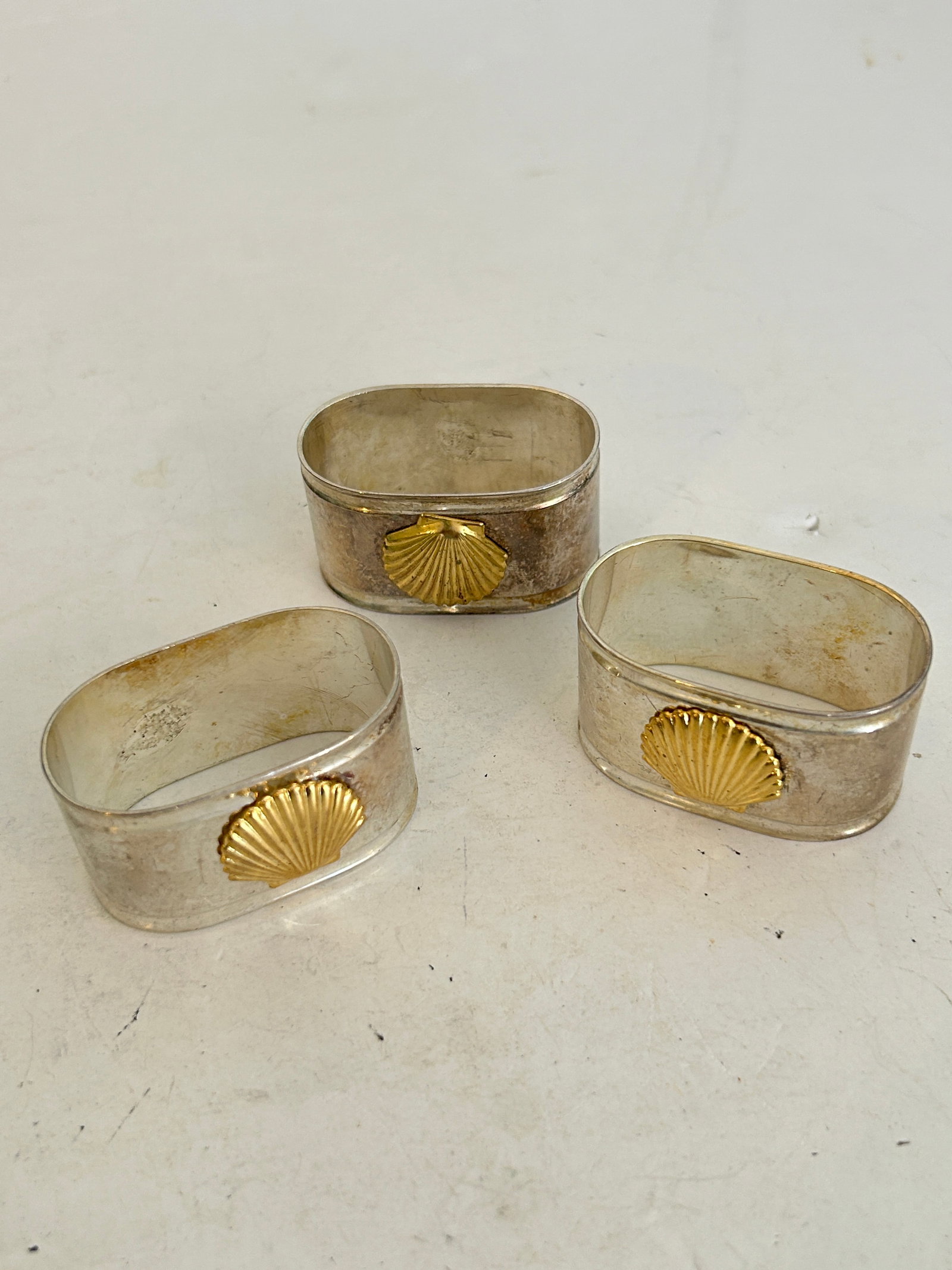Set of 3 Vintage Brass Seashell Design Napkin Rings (1 of 3)