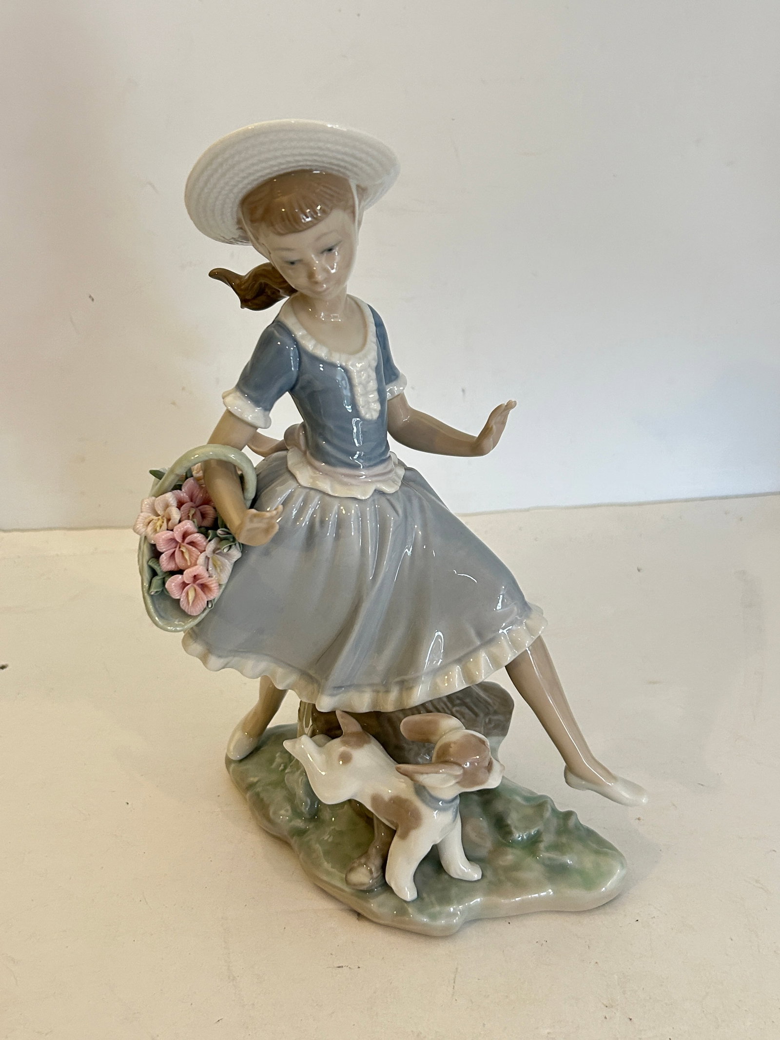 Vintage Lladro Figurine "Mirth in the Country" 4920 Hand Made in Spain 1977: Vintage Lladro Figurine "Mirth in the Country" 4920 Hand Made in Spain 1977 Please view all photos as they are part of the description and condition of this Item, Feel free to contact me with question