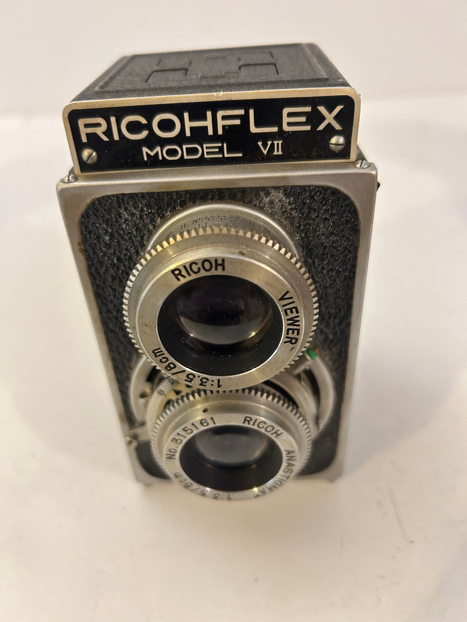 Vintage Ricohflex Model VII Twin Lens Reflex Camera 8cm f/3.5 Ricoh Anastigmat: Vintage Ricohflex Model VII Twin Lens Reflex Camera 8cm f/3.5 Ricoh Anastigmat Please view all photos as they are part of the description and condition of this Item, Feel free to contact me with quest