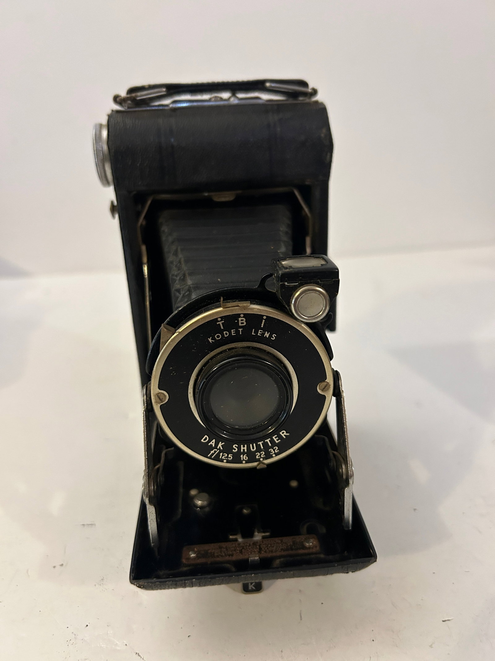 Vintage Kodak Vigilant Junior Six-20 folding camera 1940s (1 of 6)