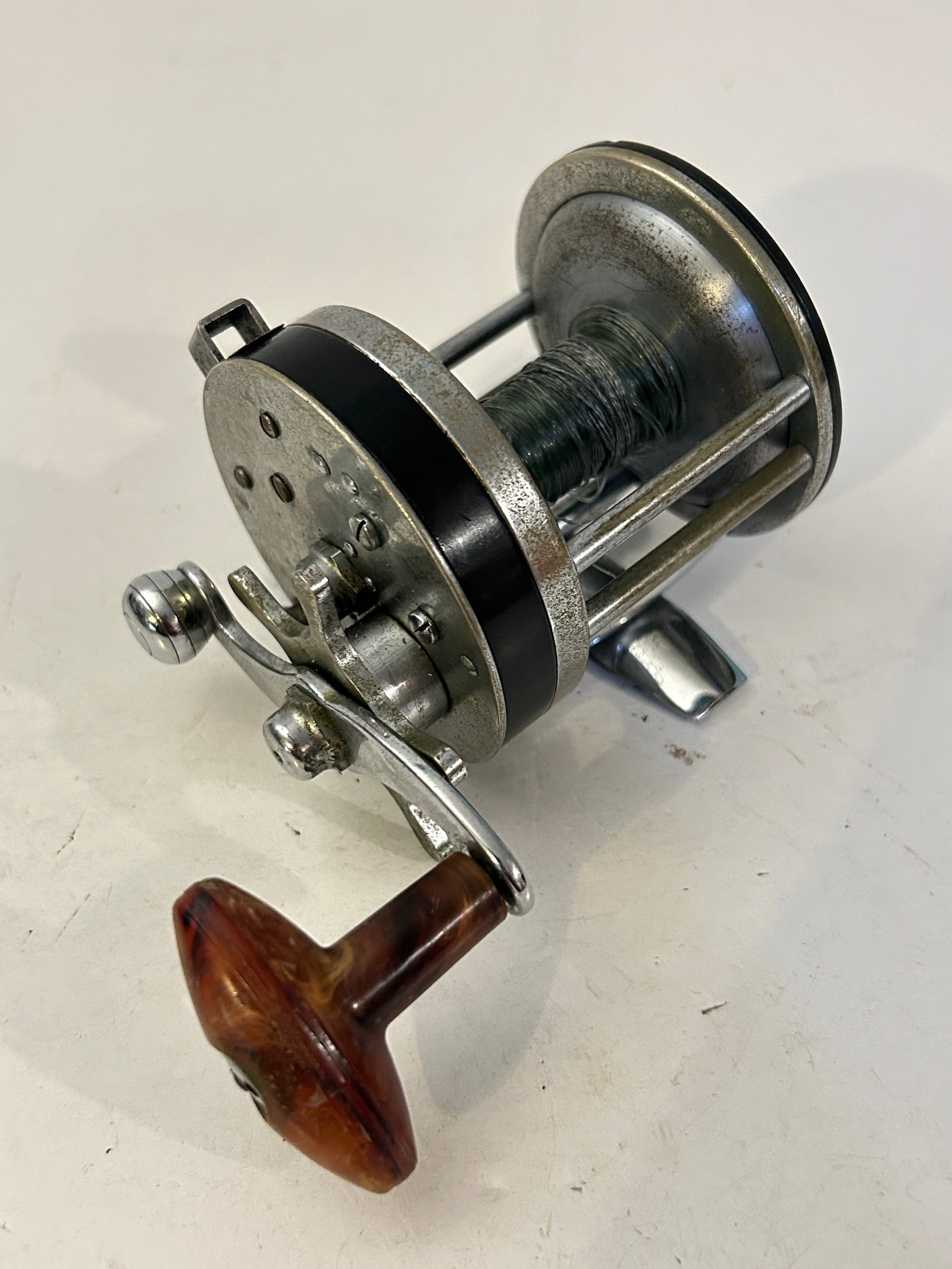Vintage Pflueger Sea King No. 2188 Fishing Reel (1 of 5)