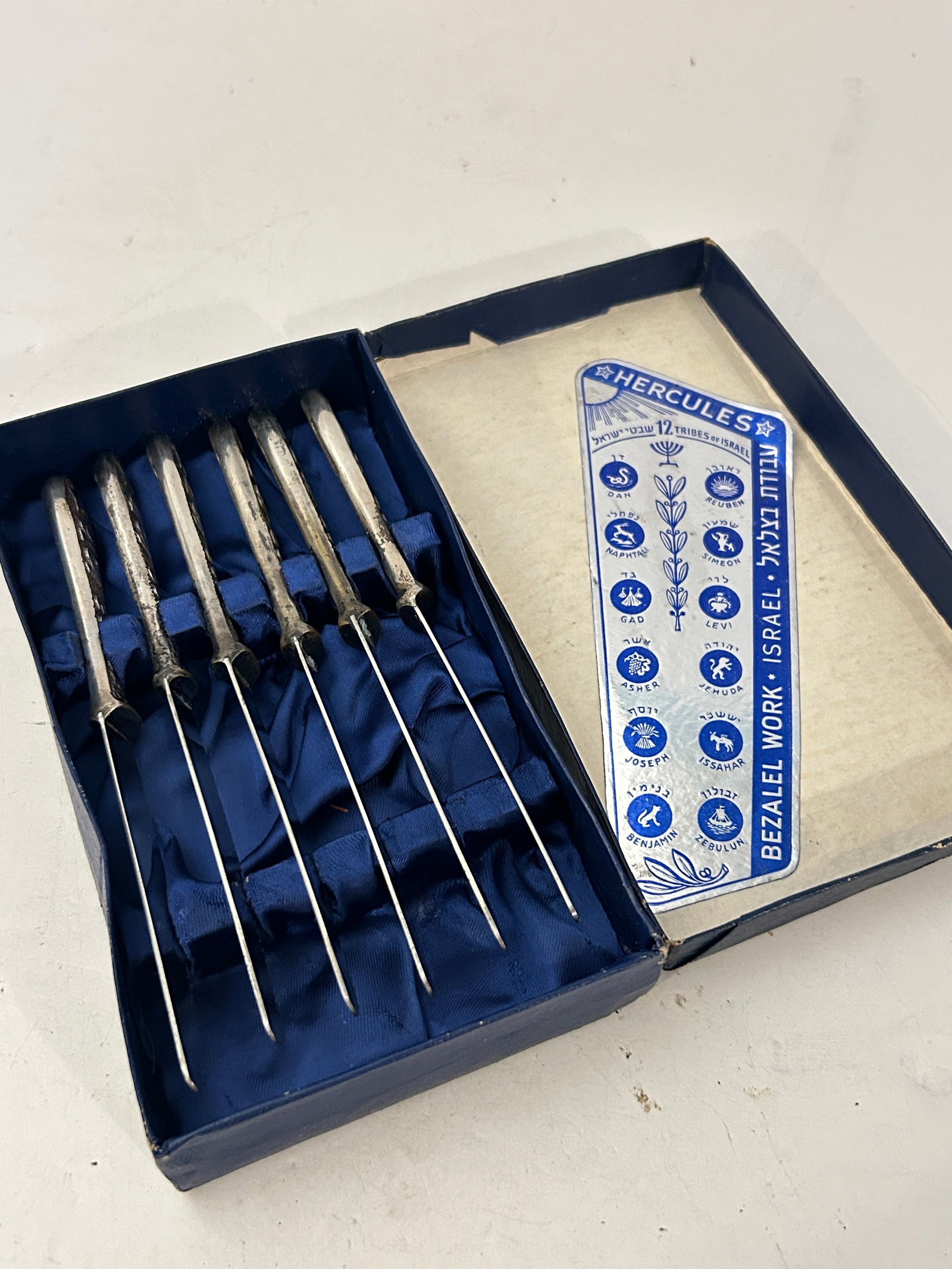 Vintage Made In Israel Silver Plated Butter Knife Spreader Flatware Set of 6: Vintage Made In Israel Silver Plated Butter Knife Spreader Flatware Set of 6 Please view all photos as they are part of the description and condition of this Item, Feel free to contact me with questio