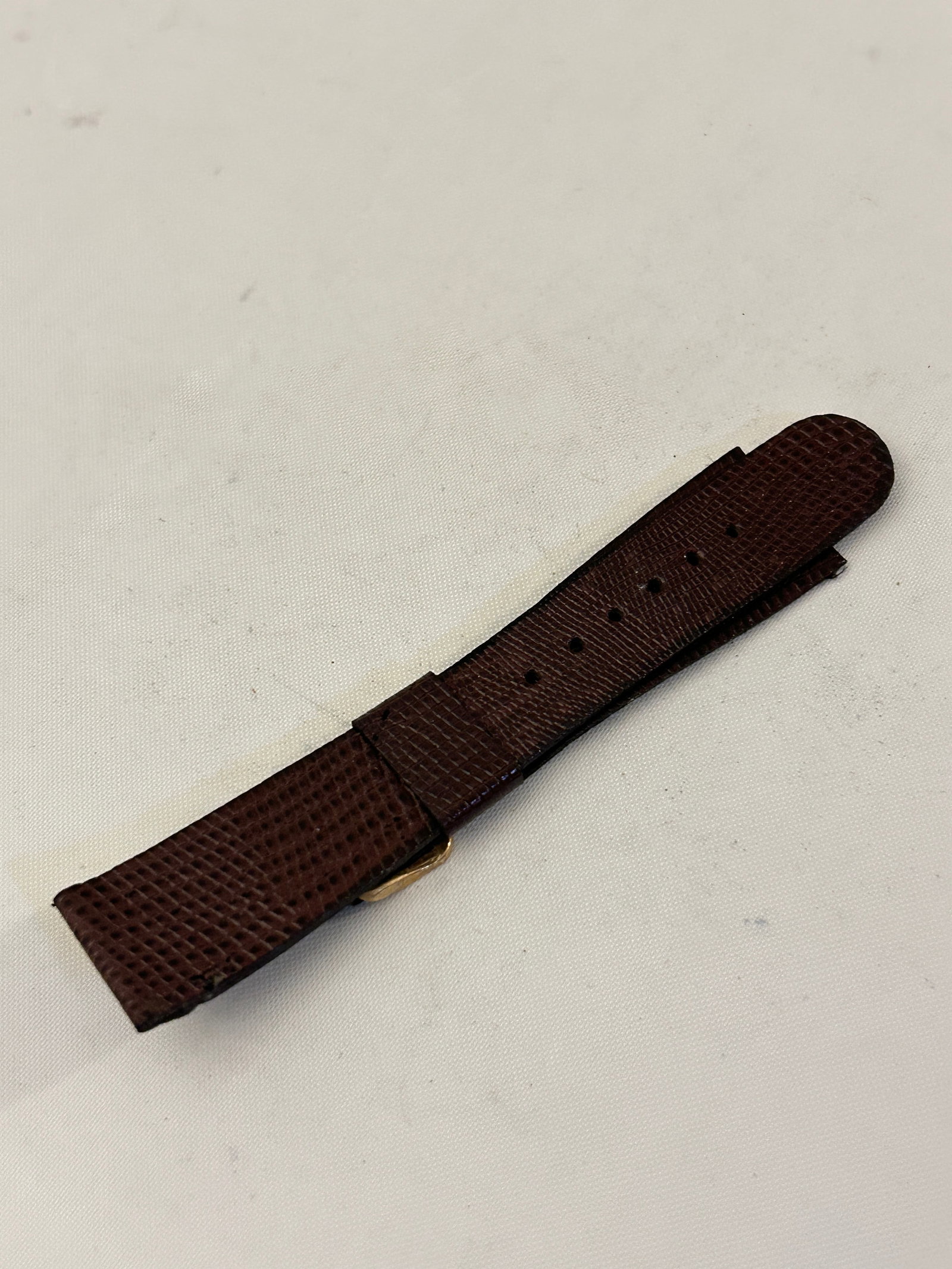 Vintage Lizard Grain 19mm Watch Band: Vintage Lizard Grain 19mm Watch Band Please view all photos as they are part of the description and condition of this Item, Feel free to contact me with questions or picture requests! Used Item AS IS