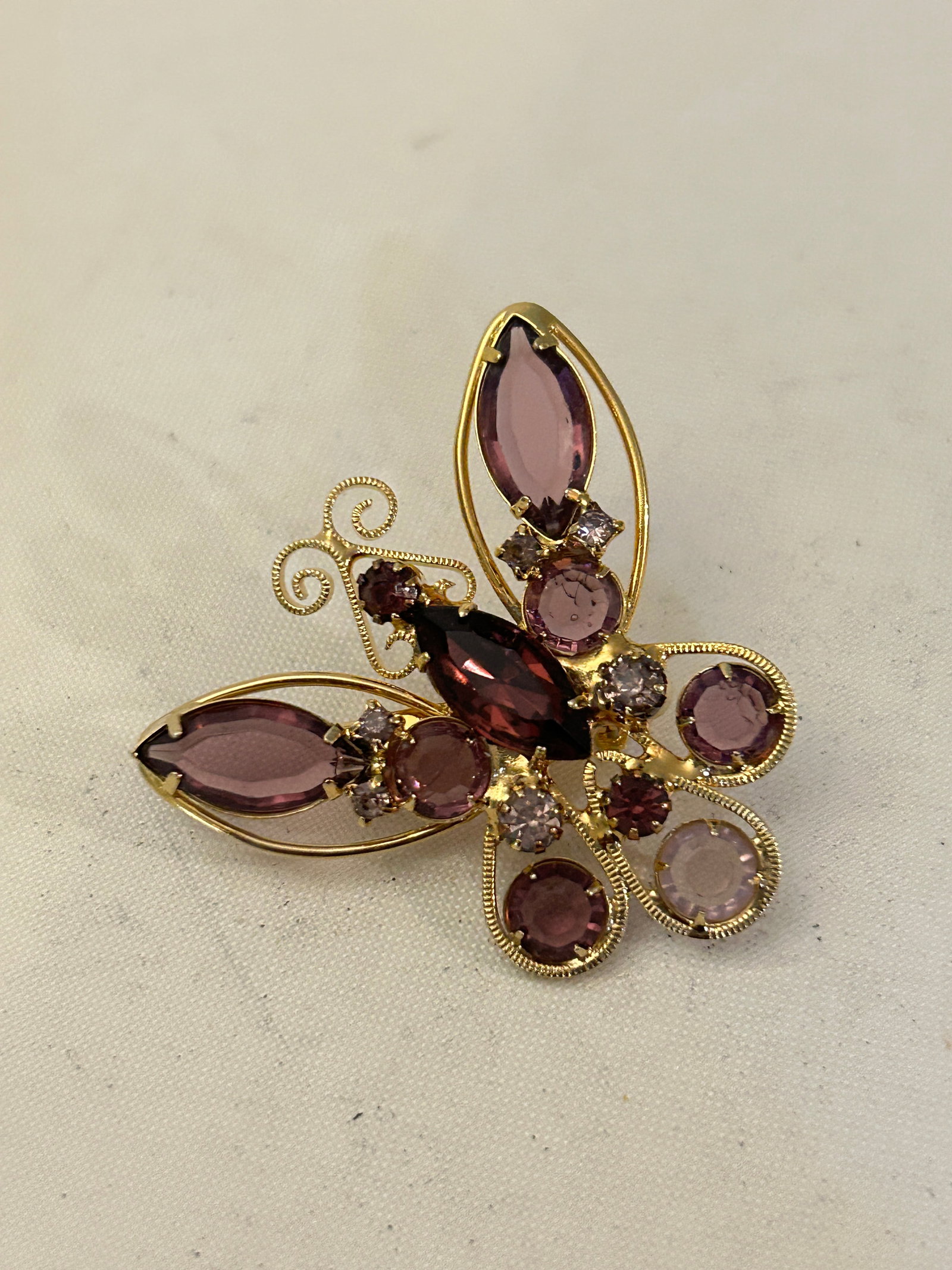 Rhinestone Brooch Purple Butterfly Pin: Rhinestone Brooch Purple Butterfly Pin Please view all photos as they are part of the description and condition of this Item, Feel free to contact me with questions or picture requests! Used Item AS I