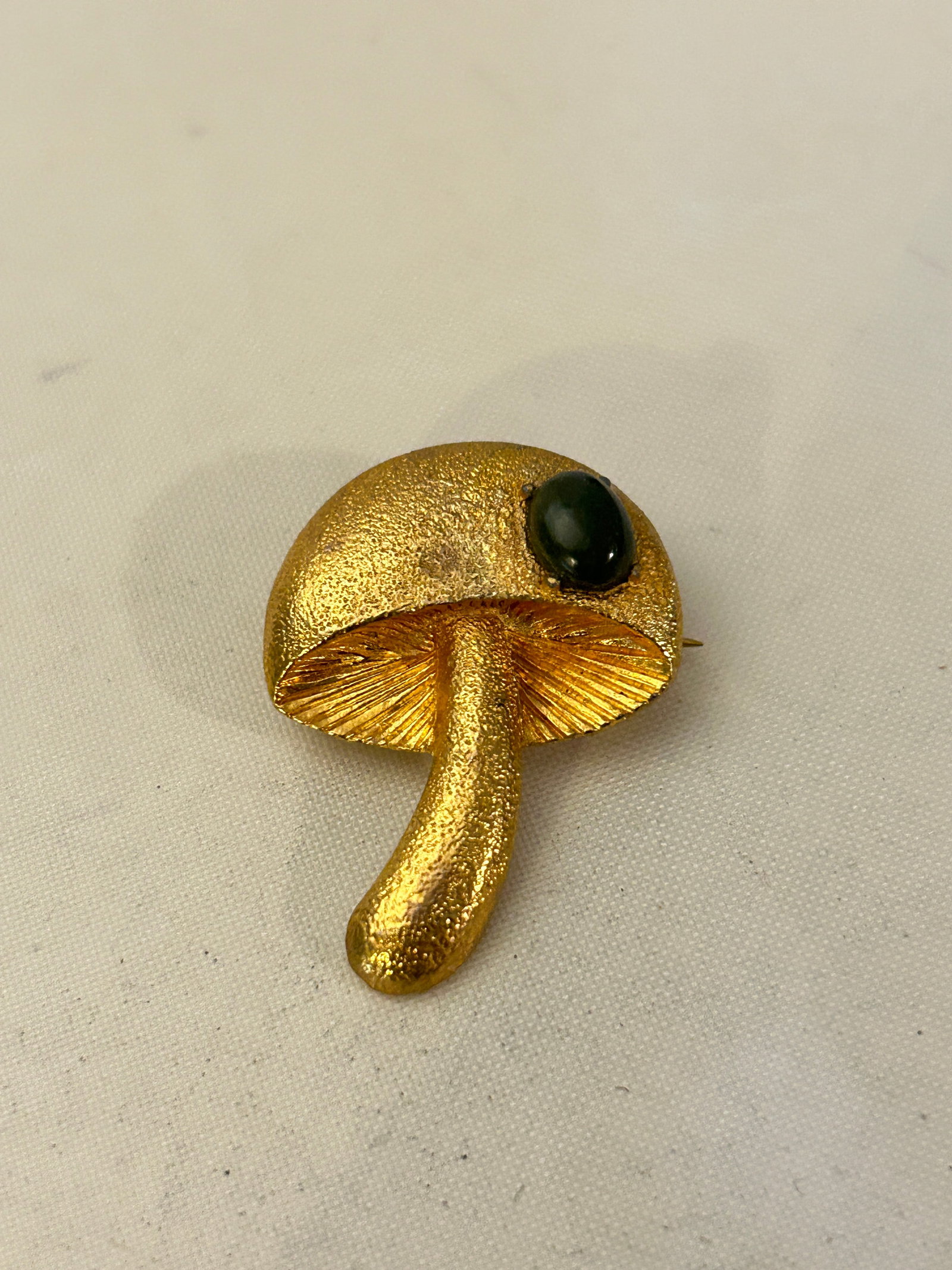 Vintage Gold Tone Mushroom Convertible Brooch Pendant, Green Cabochon Convertible Pin (1 of 4)
