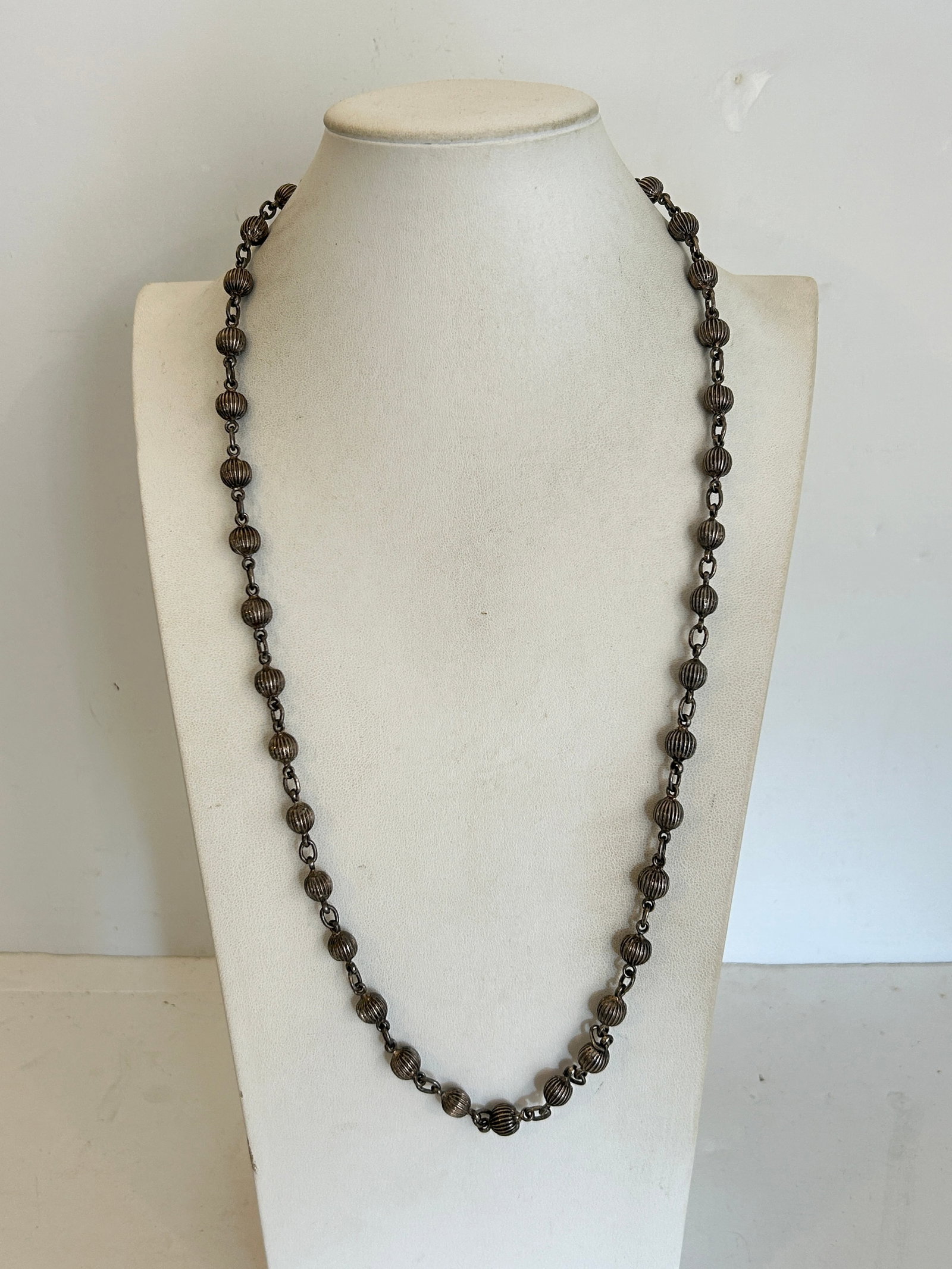 Vintage beaded ribbed Necklace 30" (1 of 4)