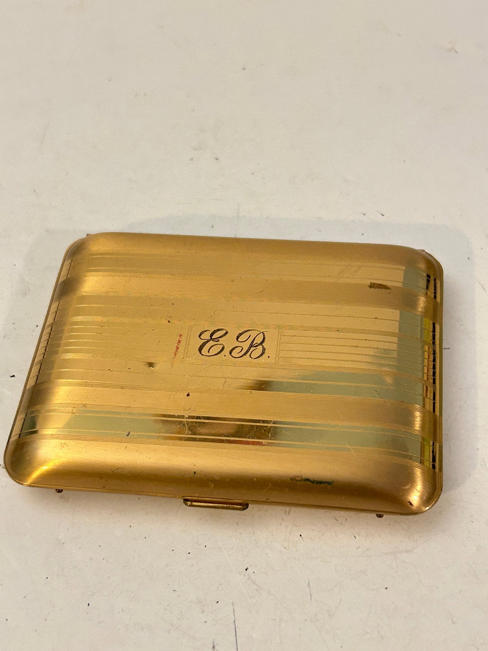 vintage Elgin American gold-tone cigarette case 1940s (1 of 4)