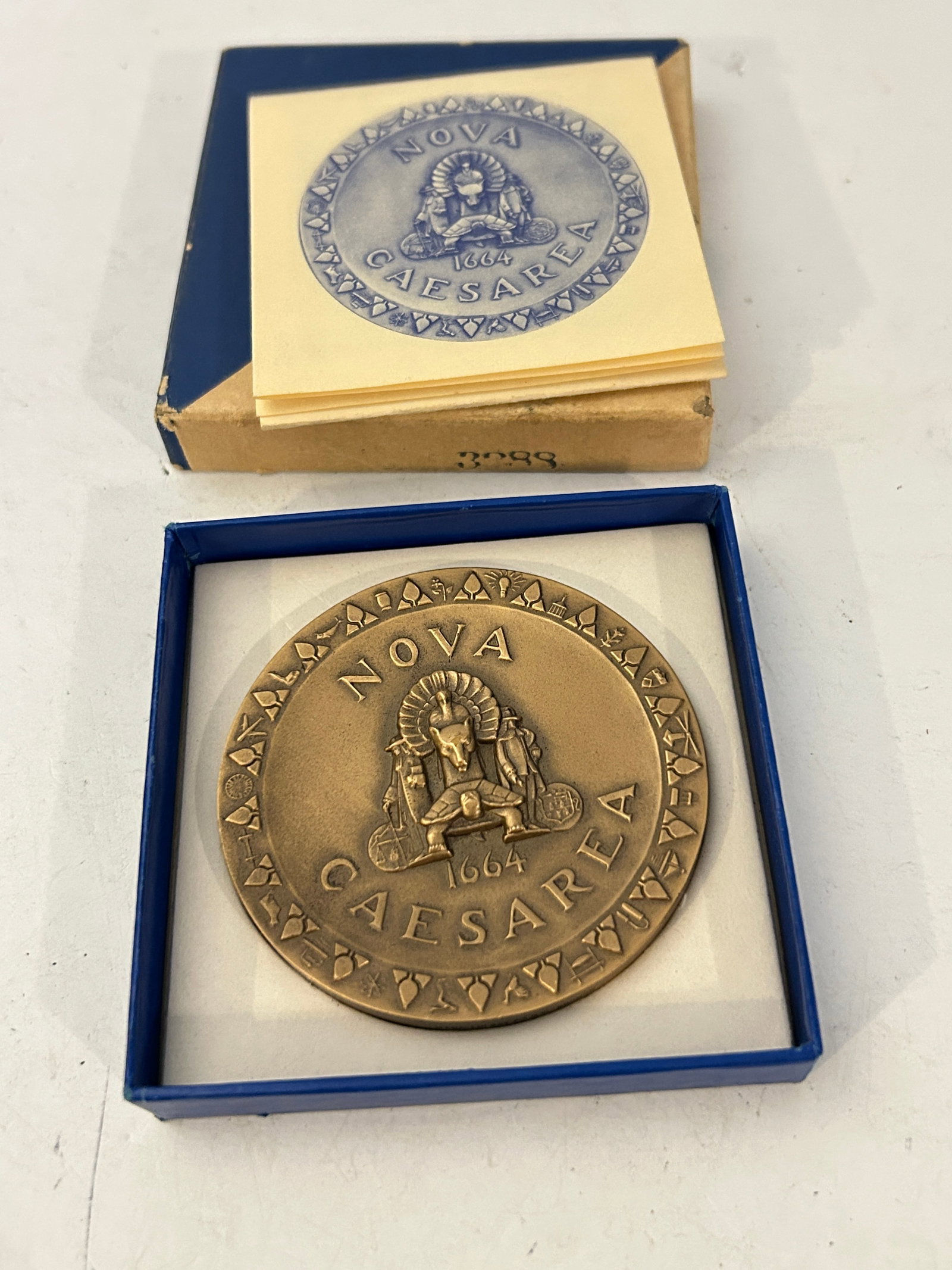 1964 Nova Caesarea New Jersey Tercentenary Commemorative Medal Medallic Art Co: 1964 Nova Caesarea New Jersey Tercentenary Commemorative Medal Medallic Art Co Please view all photos as they are part of the description and condition of this Item, Feel free to contact me with quest