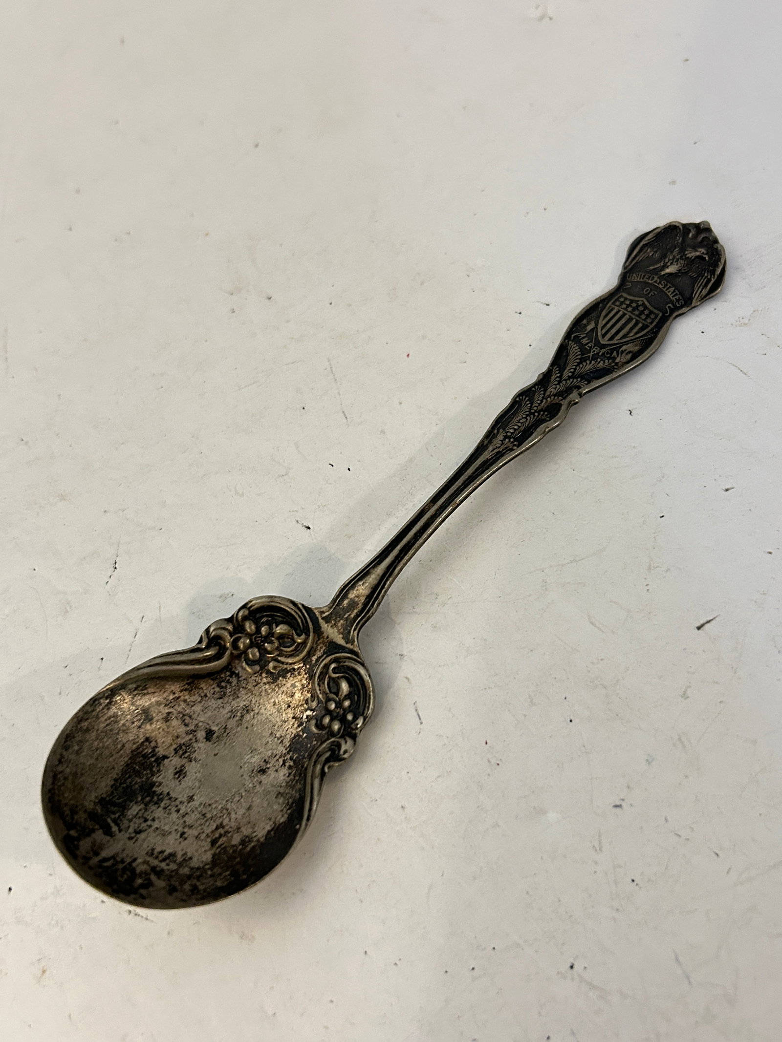 WM Rogers & Son AA Silverplate Spoon 1915 (1 of 4)