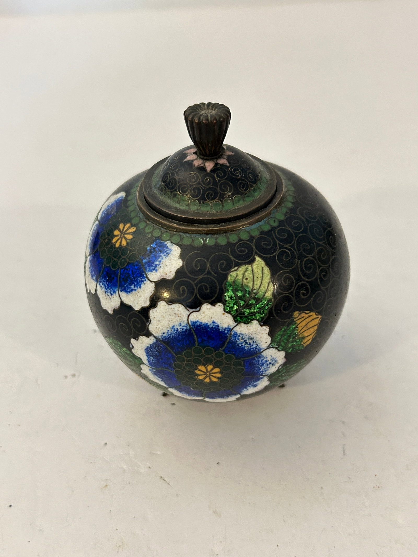 Chinese Cloisonne Enamel Flower Blossoms Butterfly Footed Jar Box w/ Lid Vintage 4" (1 of 6)