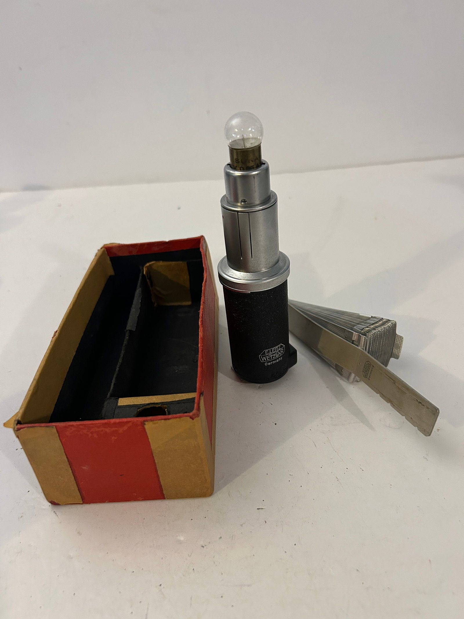 Leitz vintage 35mm camera flash boxed used (1 of 5)