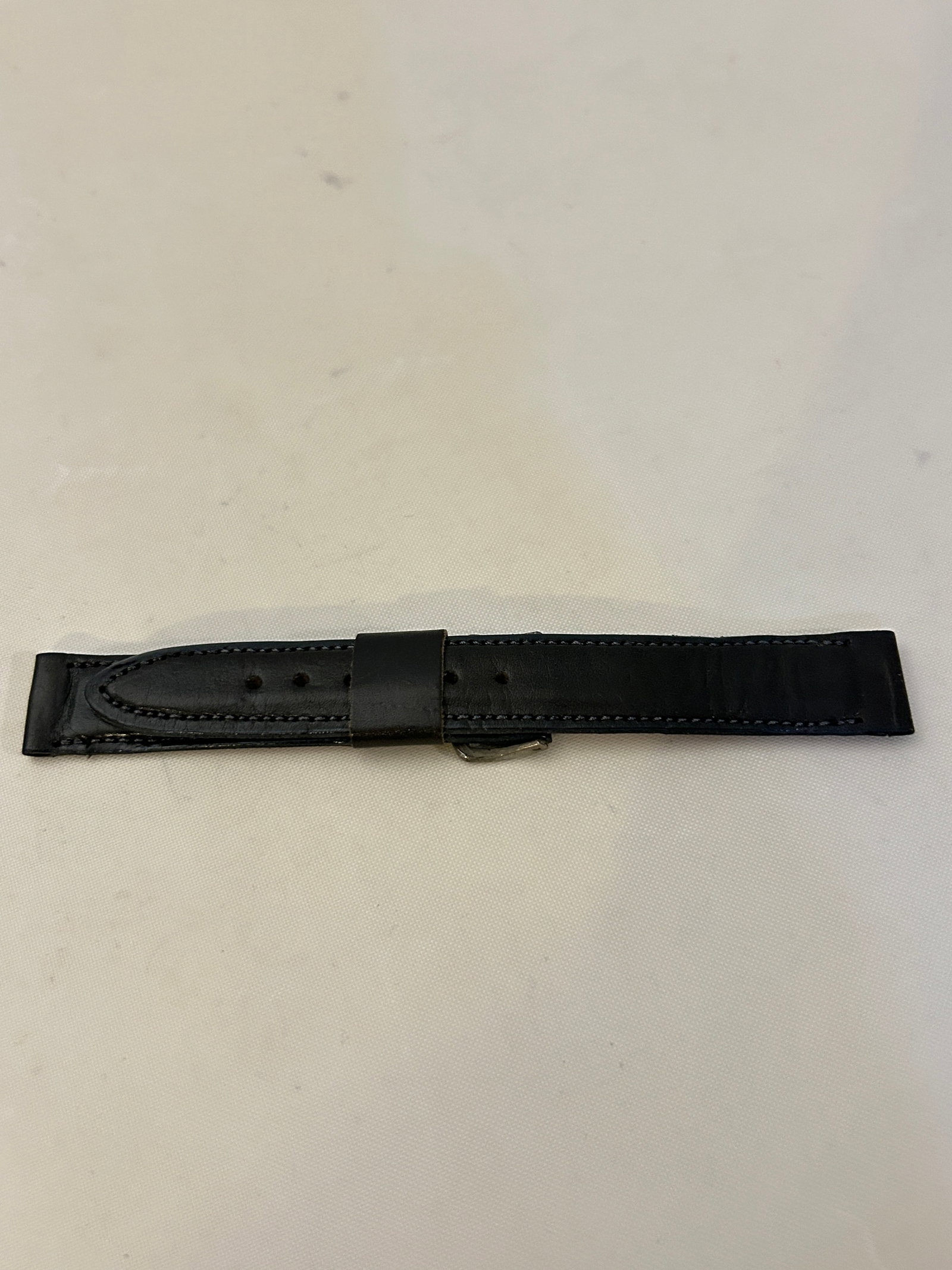 Vintage Calf Skin Watch Band 15mm: Vintage Calf Skin Watch Band 15mm Please view all photos as they are part of the description and condition of this Item, Feel free to contact me with questions or picture requests! Used Item AS IS