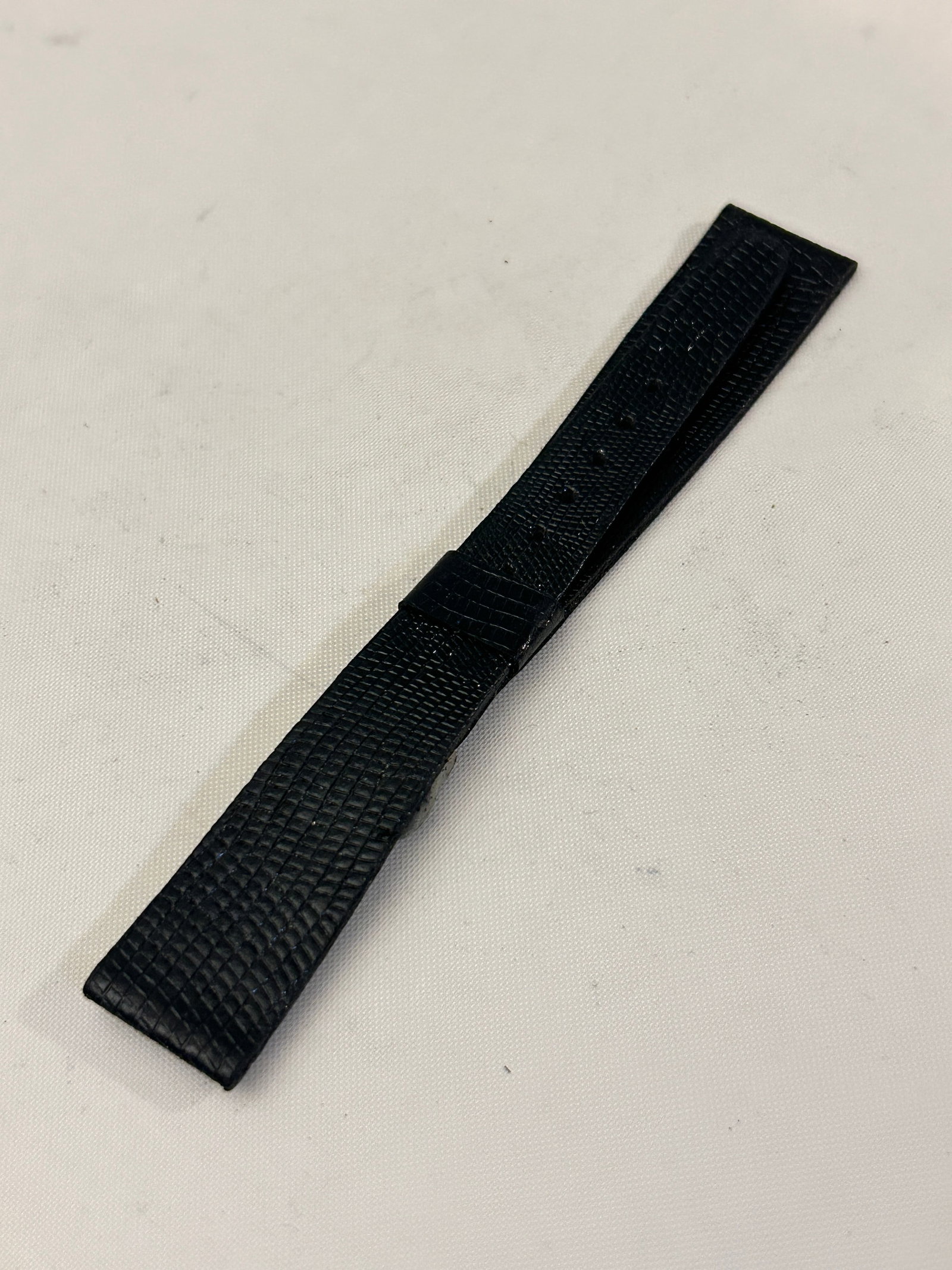Vintage Lizard Grain 21mm Watch Band: Vintage Lizard Grain 21mm Watch Band Please view all photos as they are part of the description and condition of this Item, Feel free to contact me with questions or picture requests! Used Item AS IS
