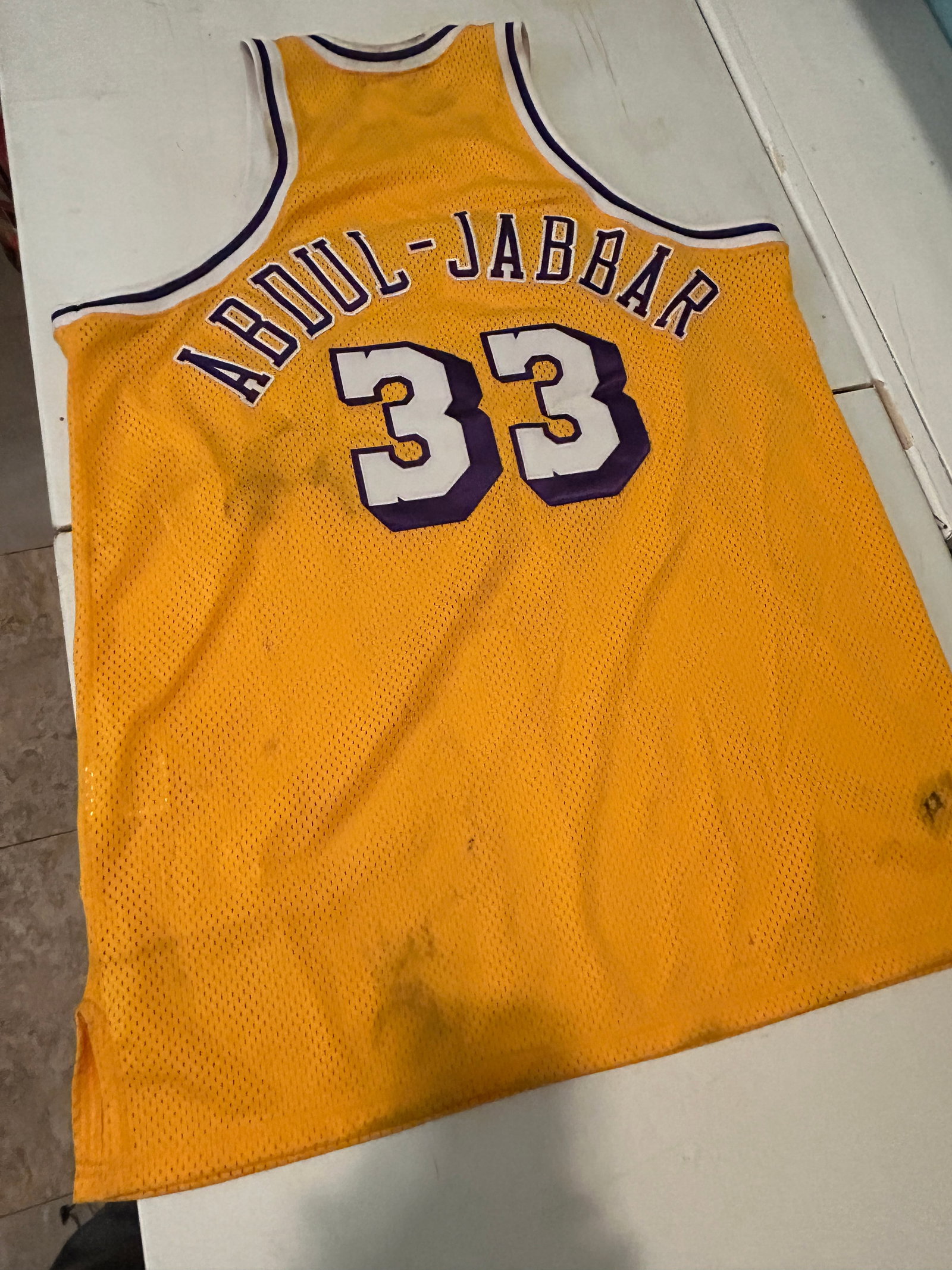 Kareem Abdul-Jabbar #33 LA Lakers Mitchell & Ness Jersey xxx large: Kareem Abdul-Jabbar #33 LA Lakers Mitchell & Ness Jersey xxx large Please view all photos as they are part of the description and condition of this Item, Feel free to contact me with questions or pict
