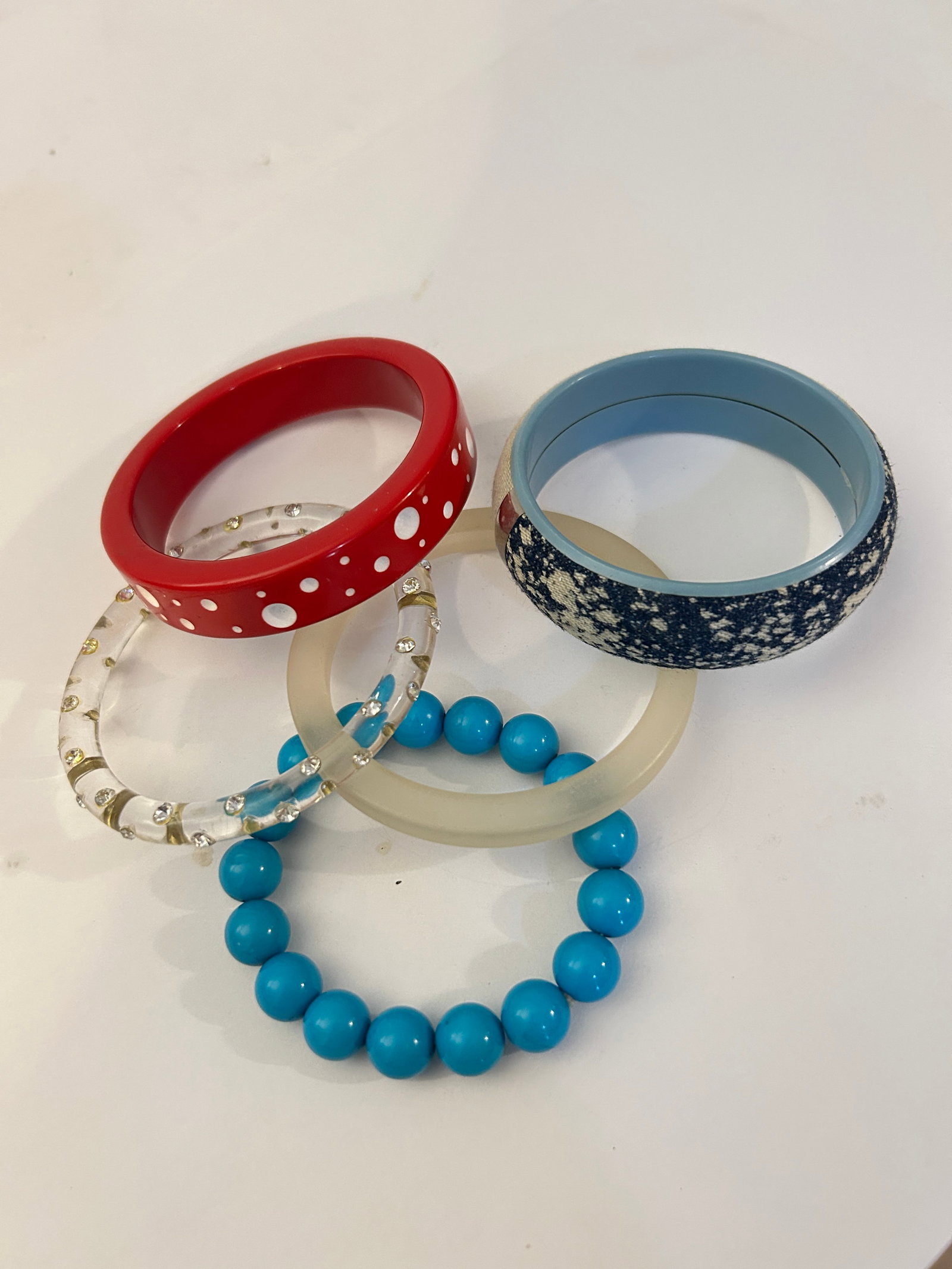 Vintage lot of 5 good Bracelets (1 of 4)