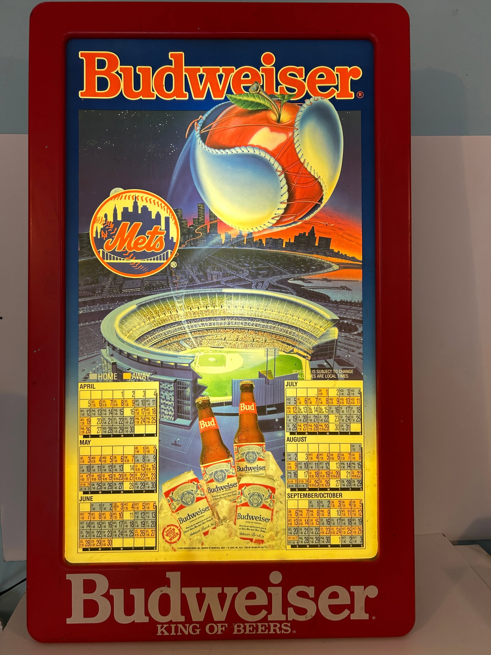 VTG Budweiser NY Mets Rare Baseball Lighted Bar Sign Display Man Cave Decor 36" X 22" Working: VTG Budweiser NY Mets Rare Baseball Lighted Bar Sign Display Man Cave Decor 36" X 22" Working Please view all photos as they are part of the description and condition of this Item, Feel free to contac