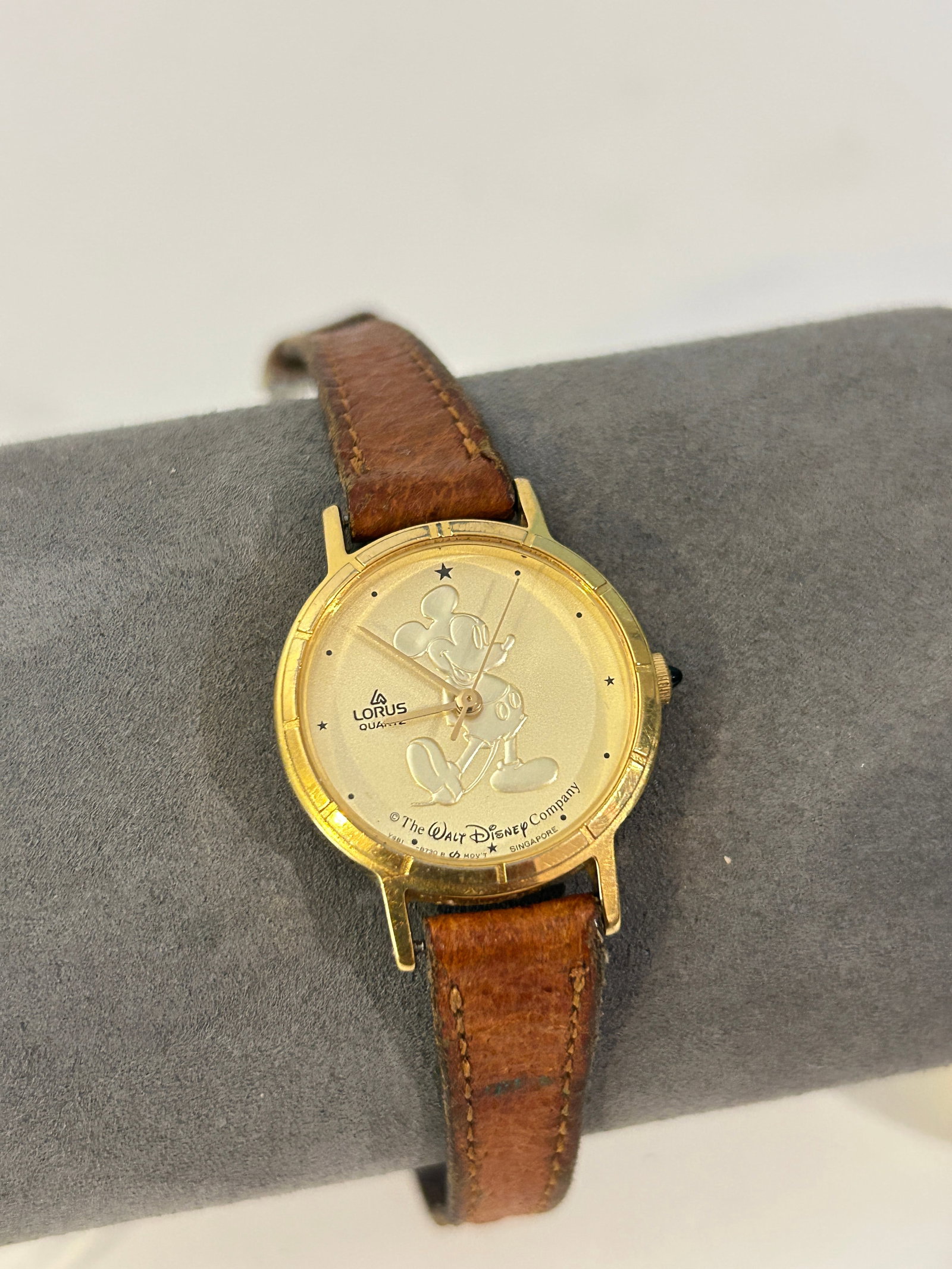 Lorus Quartz Mickey Mouse Watch Gold Tone Japan working (1 of 6)