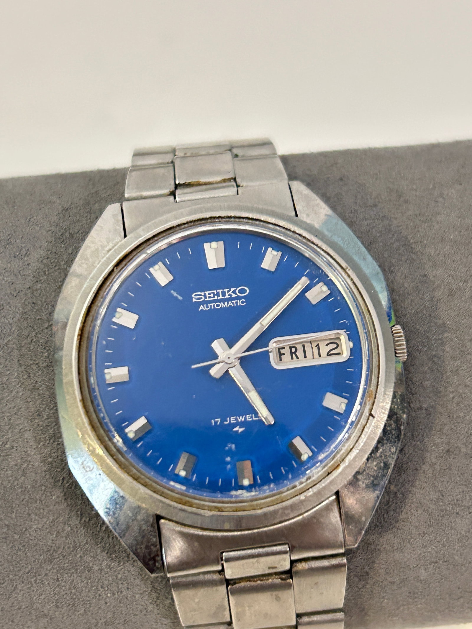 Rare Seiko Automatic 7006-8109 17 jewels Watch blue dial japan working: Rare Seiko Automatic 7006-8109 17 jewels Watch blue dial japan working Please view all photos as they are part of the description and condition of this Item, Feel free to contact me with questions or 