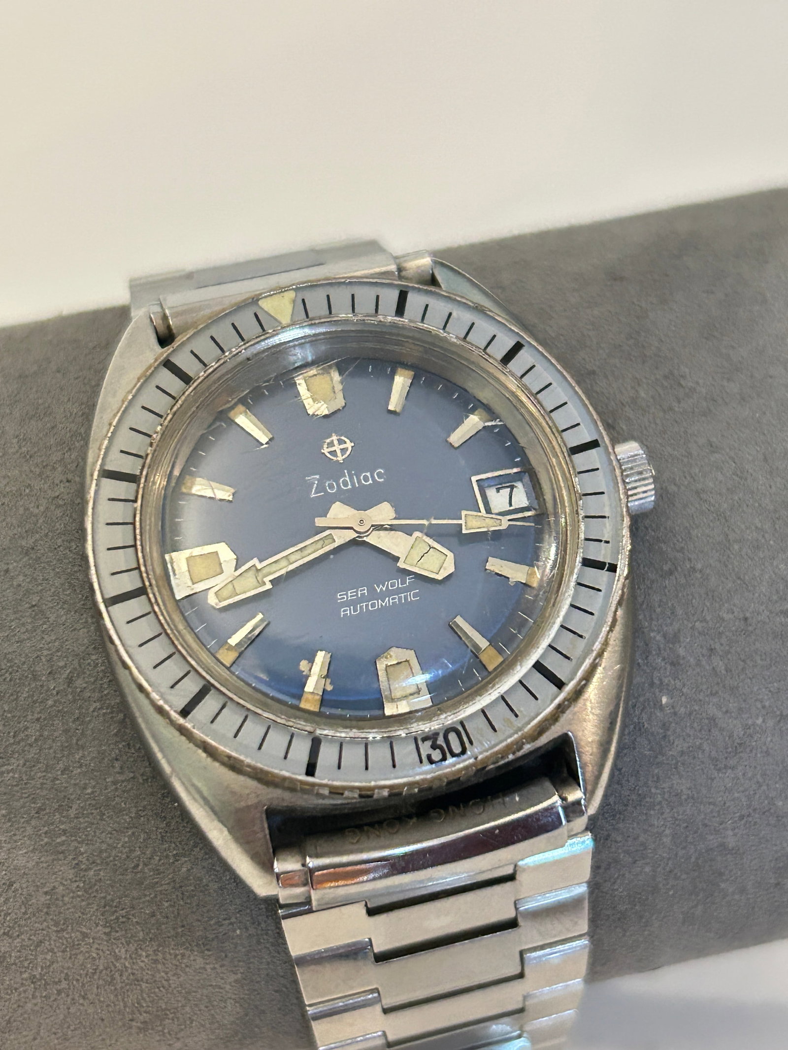 Vintage Zodiac Tropical Sea Wolf Automatic 35mm Date Dial Men's Watch working: Vintage Zodiac Tropical Sea Wolf Automatic 35mm Date Dial Men's Watch working Please view all photos as they are part of the description and condition of this Item, Feel free to contact me with questi