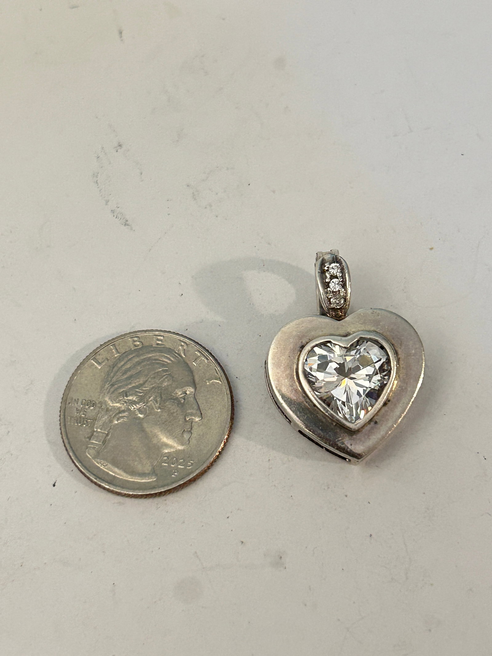 Vintage Sterling Silver Pretty Little Clear Gem Heart Pendant: Vintage Sterling Silver Pretty Little Clear Gem Heart Pendant Please view all photos as they are part of the description and condition of this Item, Feel free to contact me with questions or picture