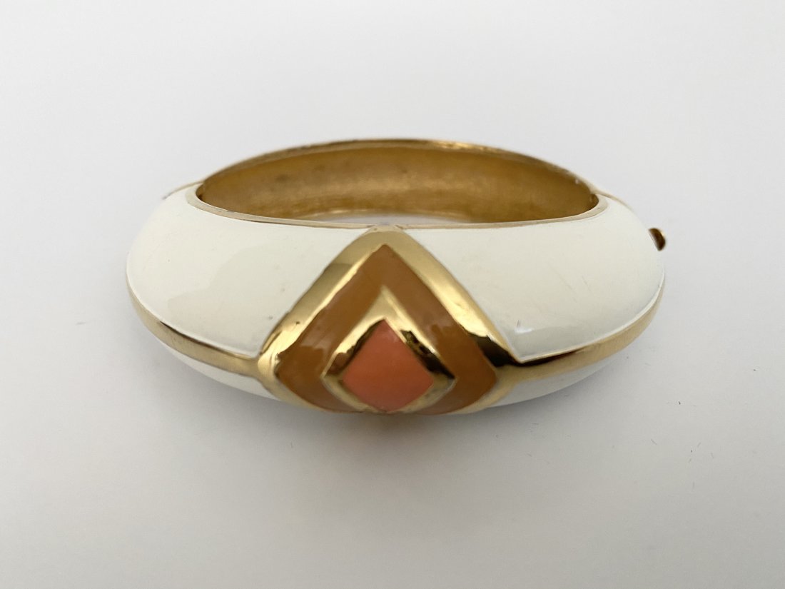 VINTAGE VALENTINO 60'S ENAMELED RUNWAY BRACELET (1 of 2)