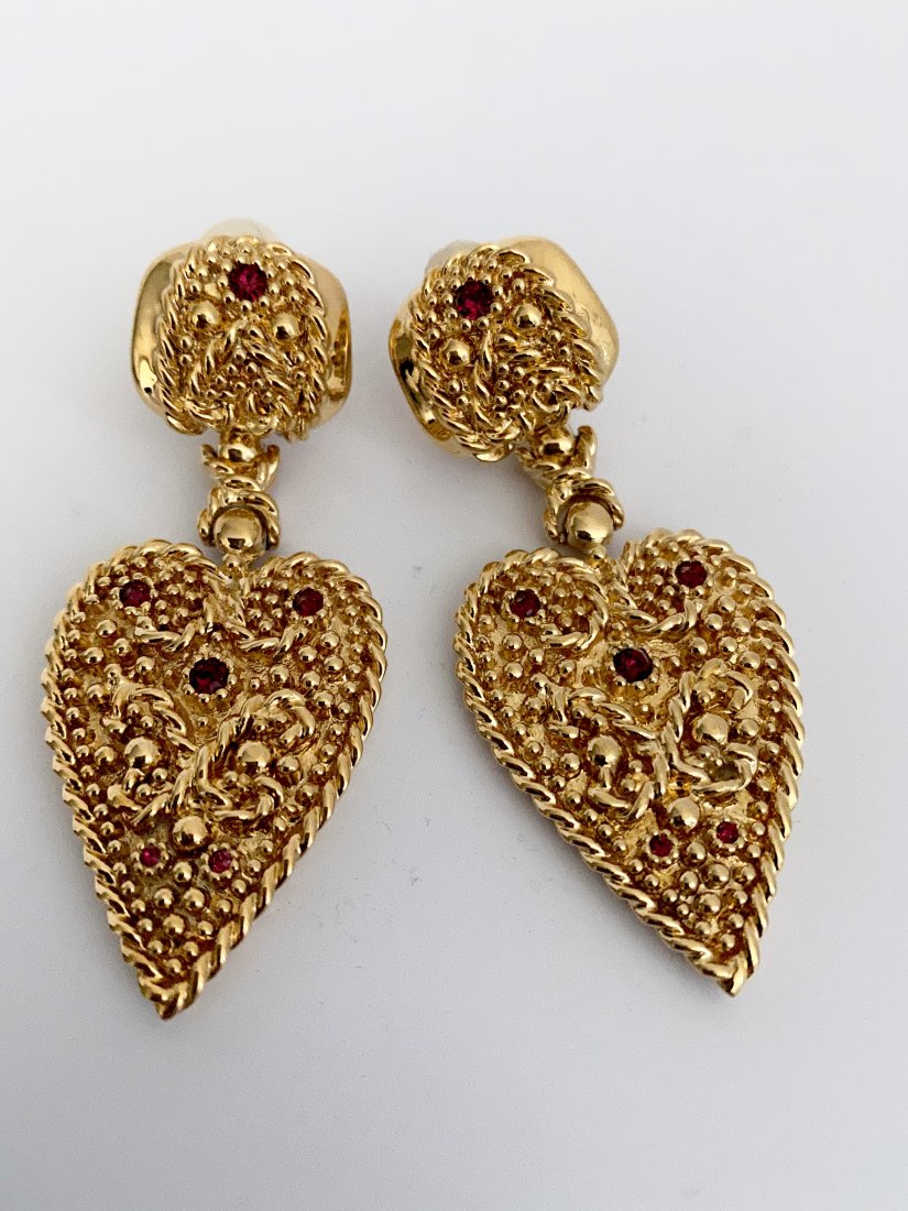 VINTAGE NINA RICCI OVERSIZED JEWELED HEART EARRINGS (1 of 2)