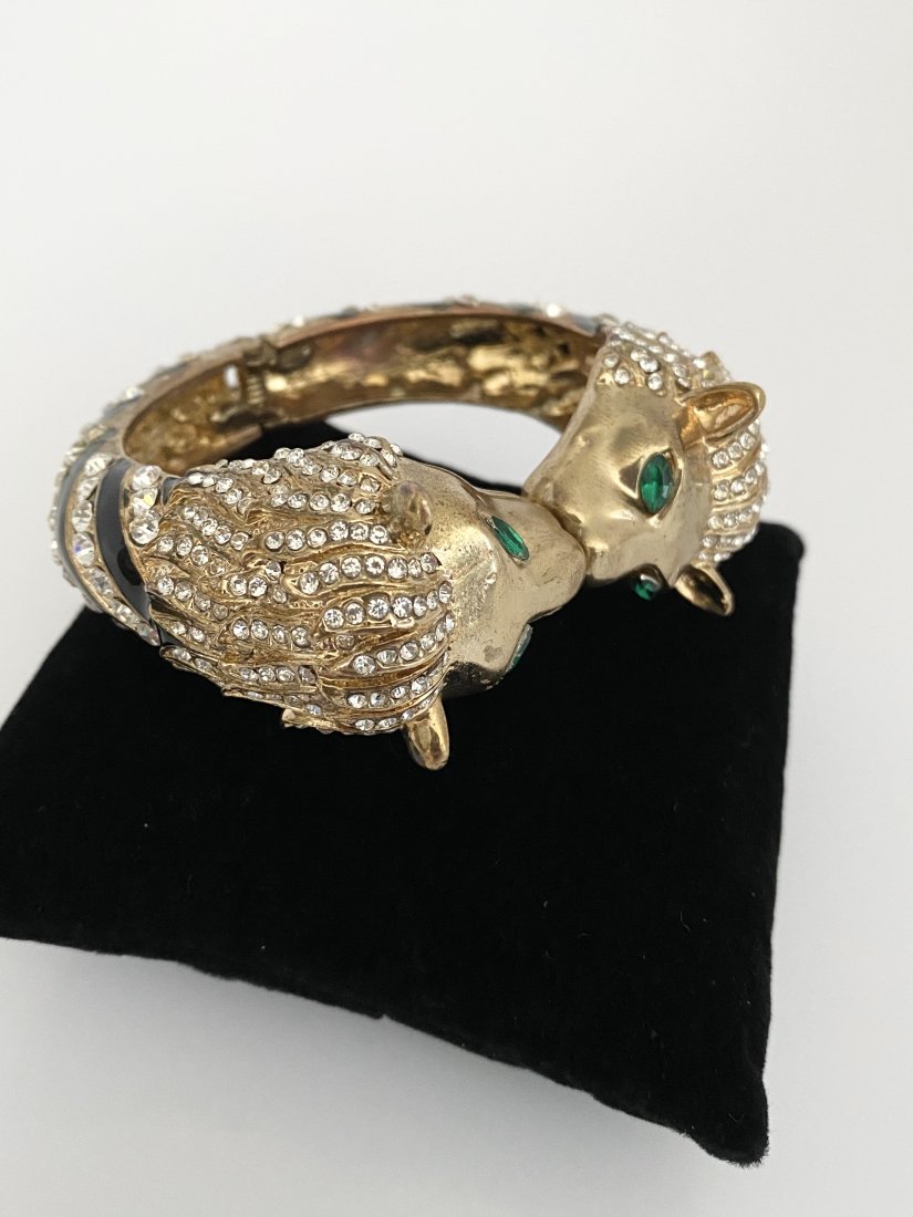 VINTAGE RUNWAY JEWELED MOGUL LION HEAD BRACELET (1 of 2)