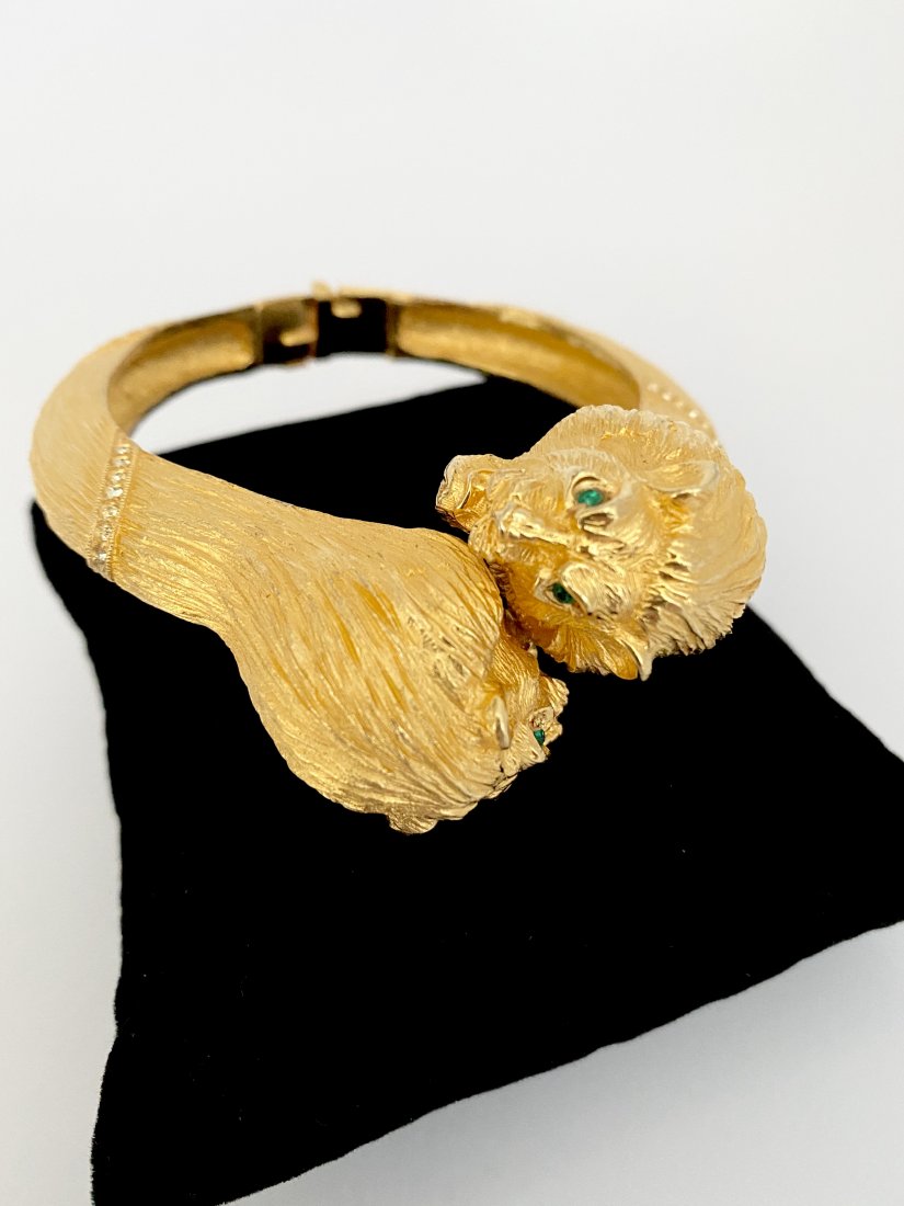 VINTAGE 70'S MYTHOLOGICAL LION HEAD RUNWAY BRACELET (1 of 3)