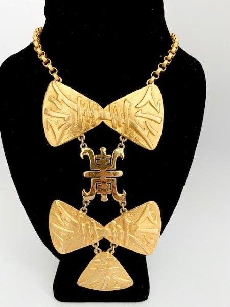 OVERSIZED CASTLECLIFF ASIAN INSPIRED RUNWAY NECKLACE (1 of 3)