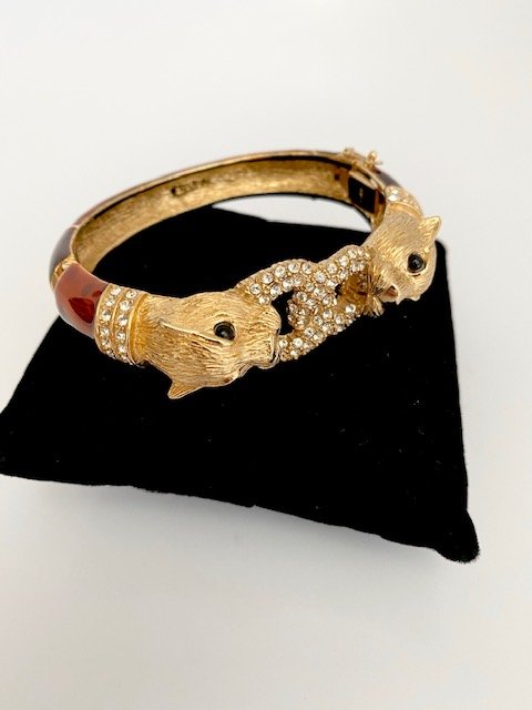 VINTAGE CINER JEWELED COUGAR ENAMELED BANGLE BRACELET (1 of 4)