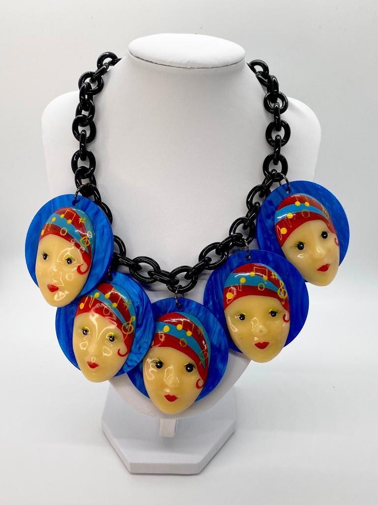 80'S ARTISAN SIGNED ZONDRA GLAMOUR RESIN DOLL NECKLACE (1 of 4)