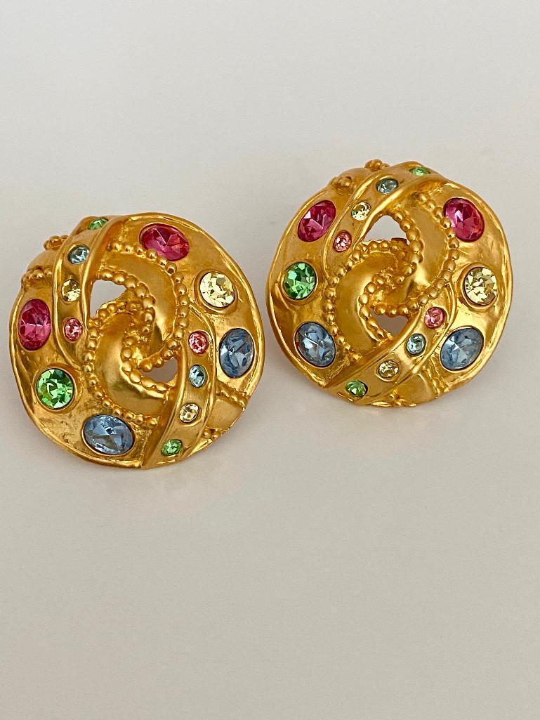 VINTAGE PAIR OF OVERSIZED AMERICAN VALENTINO EARRINGS (1 of 2)