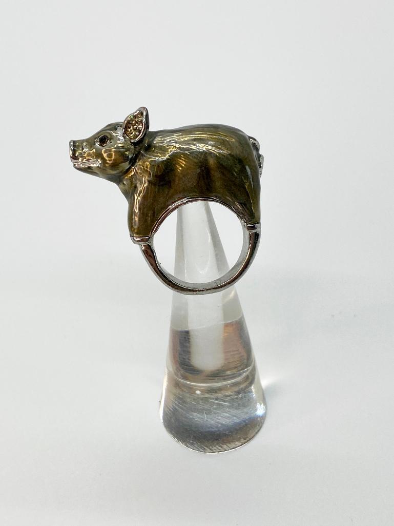 A WHIMSICAL VINTAGE OVERSIZED ENAMELED SWINE RING (1 of 3)