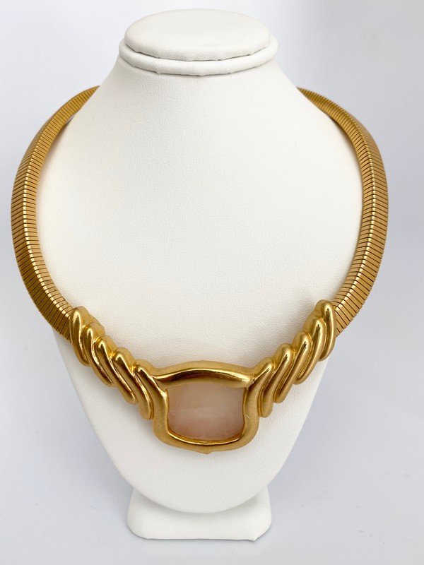 AN IMPORTANT ALEXIS KIRK ROSE QUARTZ RUNWAY NECKLACE (1 of 3)