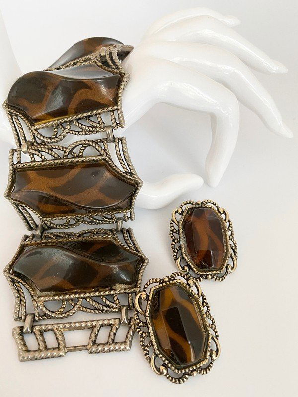 VINTAGE FAUX LEOPARD PRINT MOGUL BRACELET & EARRINGS (1 of 2)