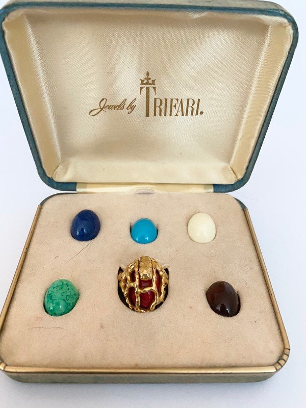 VINTAGE TRIFARI INTERCHANGEABLE 6 STONE RING SET (1 of 4)