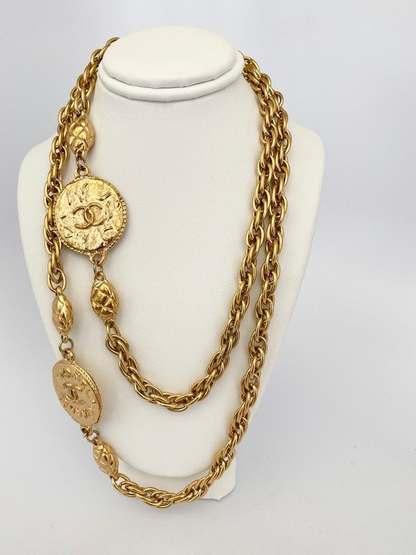 VINTAGE CHANEL PARIS LONG COIN RUNWAY LOGO NECKLACE (1 of 4)