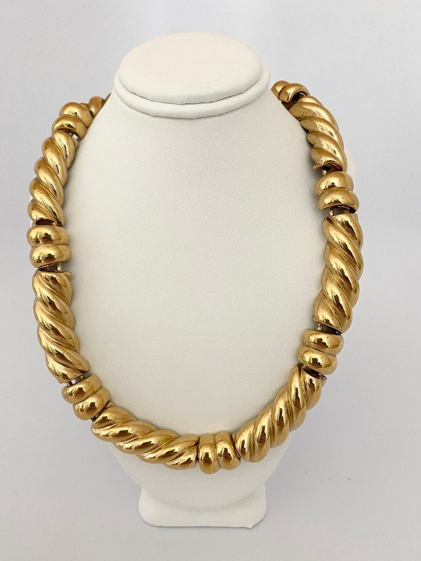 VINTAGE GIVENCHY PARIS OVERSIZED TWISTED ROPE NECKLACE: This fantastic toggle clasped signed Givenchy 18" rope design choker necklace