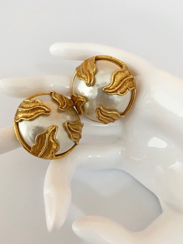 VINTAGE DOMINIQUE AURIENTIS PARIS PEARL LEAF EARRINGS (1 of 2)